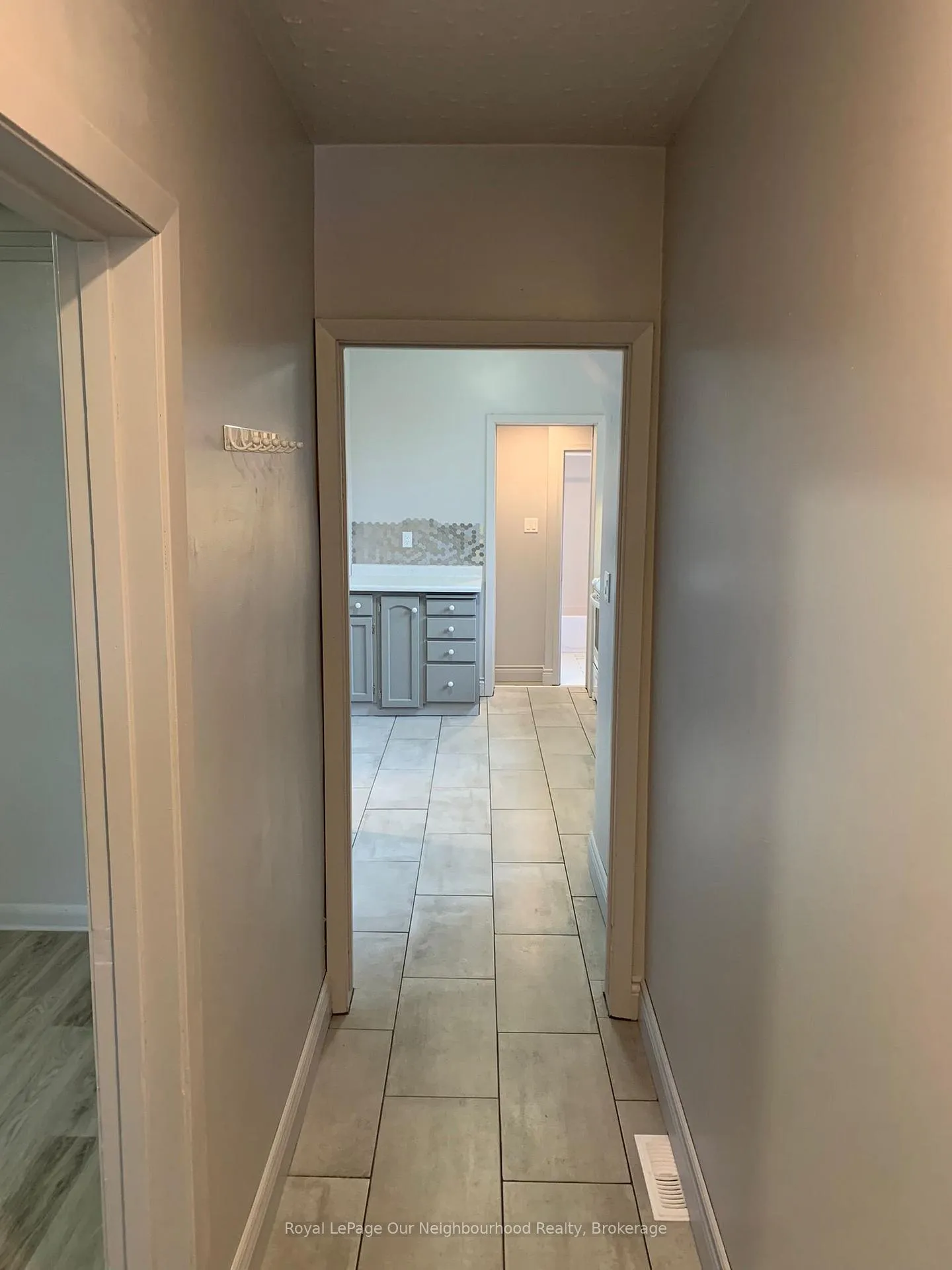 Photo 8 of Unit Unit 1, 5749 Summer Street, Niagara Falls, Hospital — HOMEH