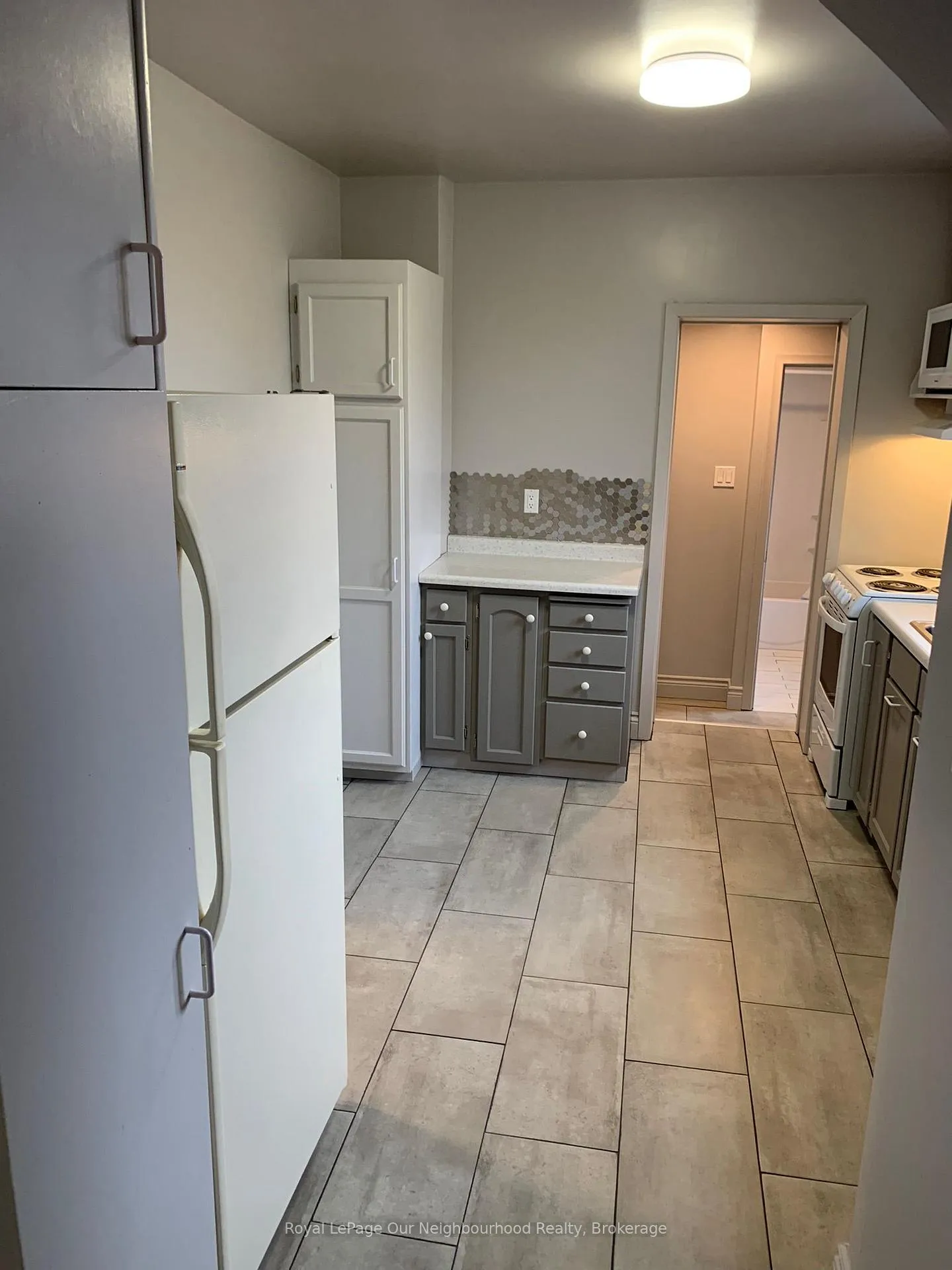Photo 9 of Unit Unit 1, 5749 Summer Street, Niagara Falls, Hospital — HOMEH