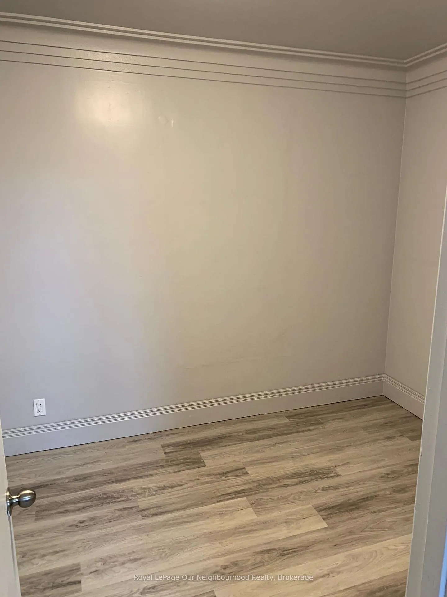 Photo 13 of Unit Unit 1, 5749 Summer Street, Niagara Falls, Hospital — HOMEH