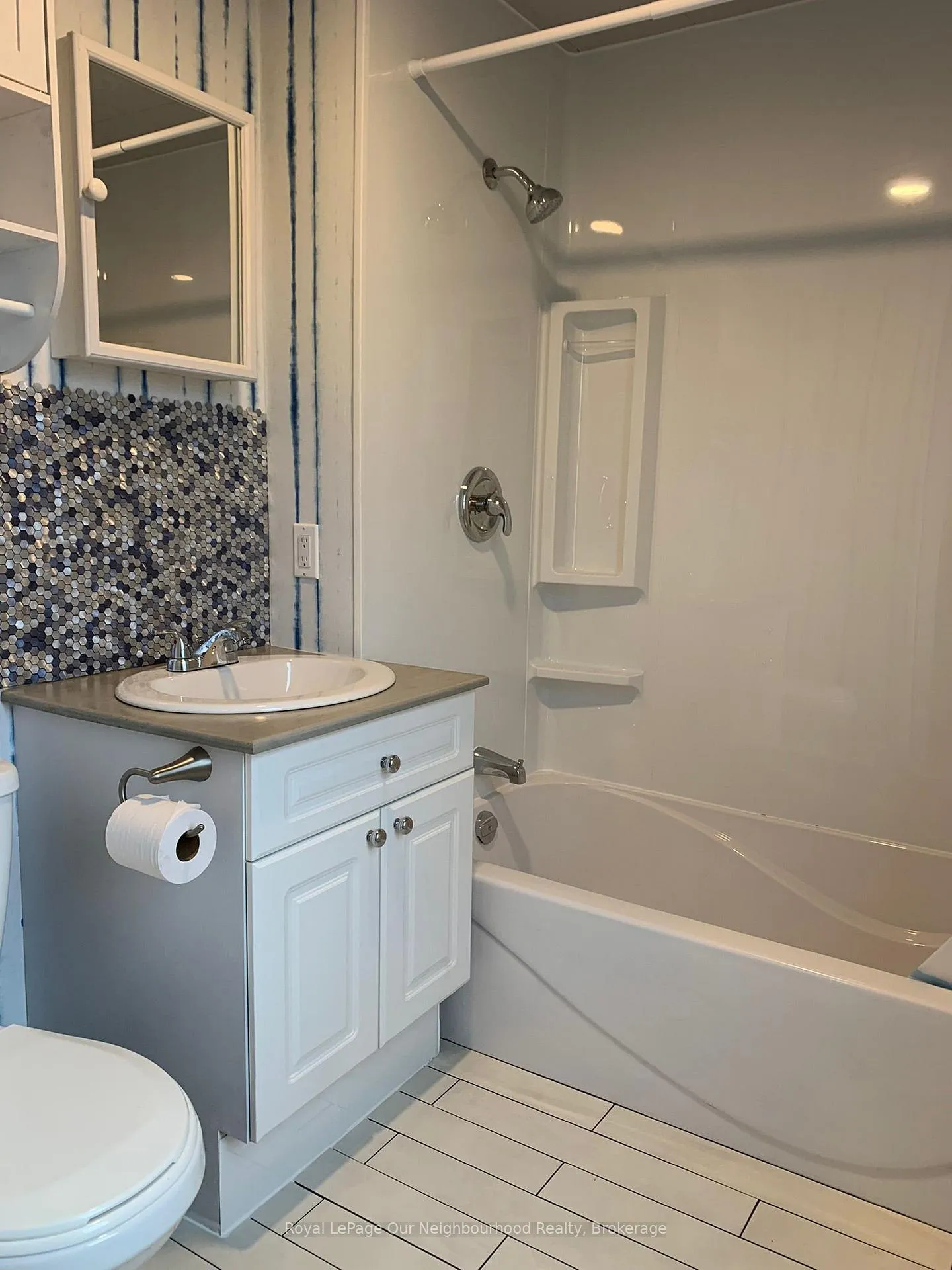 Photo 15 of Unit Unit 1, 5749 Summer Street, Niagara Falls, Hospital — HOMEH