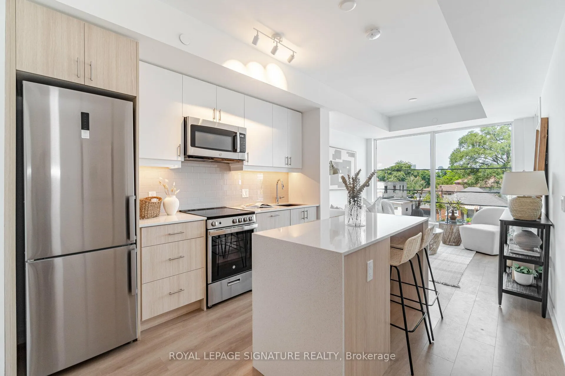 Front of Unit 204, 1195 The Queensway