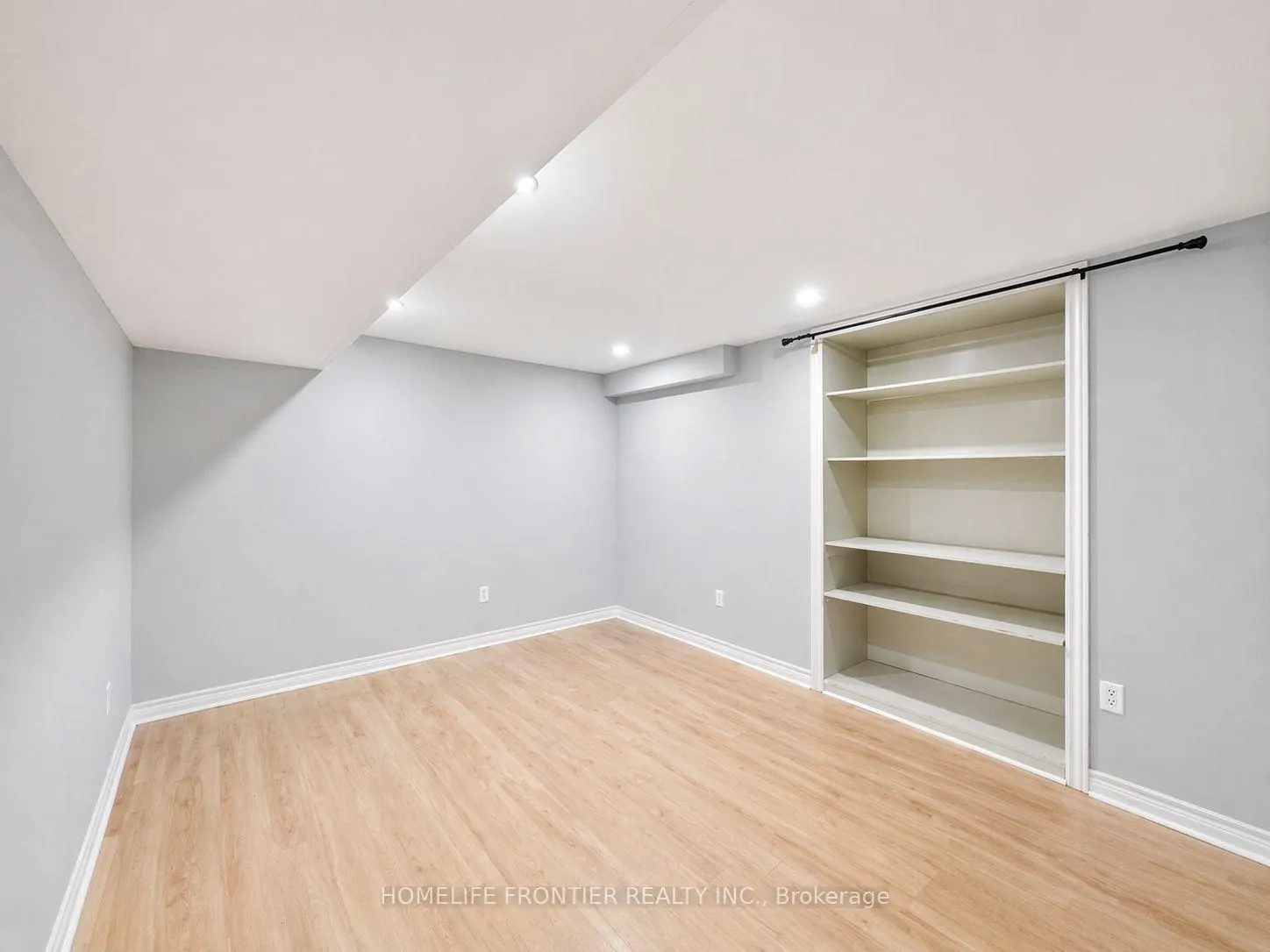 Photo 7 of Unit Lower, 62 Clydesdale Circle, Brampton, Fletcher's Creek South — HOMEH