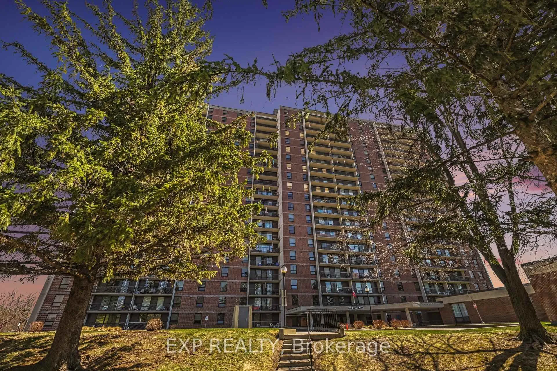 Photo 2 of Unit 1801, 665 Bathgate Drive, Ottawa, Carson Meadows — HOMEH