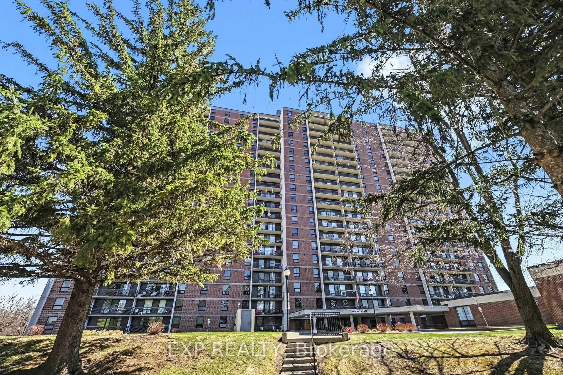 Photo 3 of Unit 1801, 665 Bathgate Drive, Ottawa, Carson Meadows — HOMEH