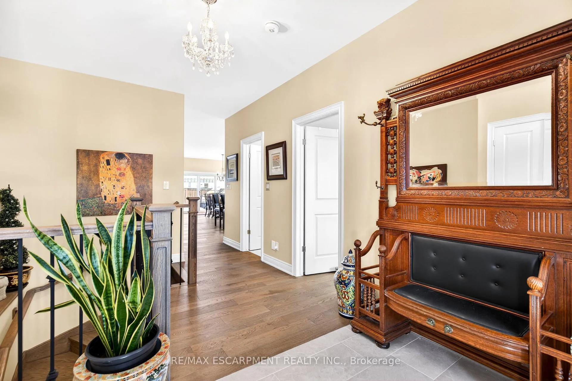 Photo 4 of Unit 4, 3757 St. Peter Avenue, Niagara Falls, Stamford — HOMEH