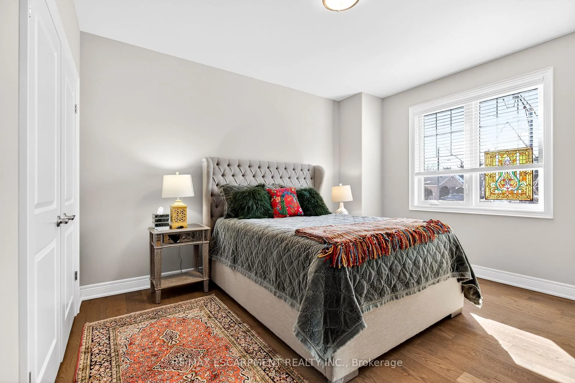 Photo 6 of Unit 4, 3757 St. Peter Avenue, Niagara Falls, Stamford — HOMEH