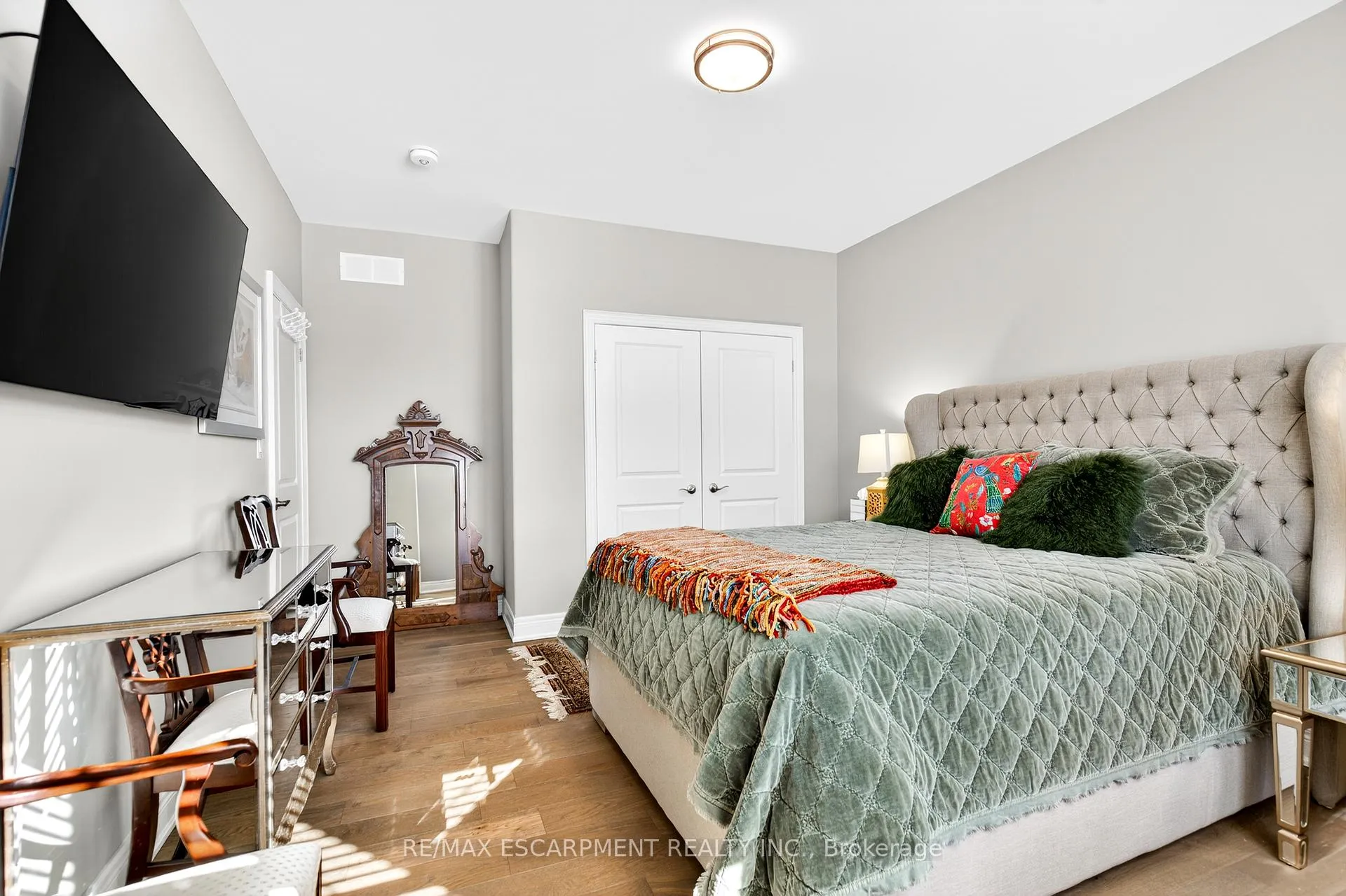 Photo 7 of Unit 4, 3757 St. Peter Avenue, Niagara Falls, Stamford — HOMEH