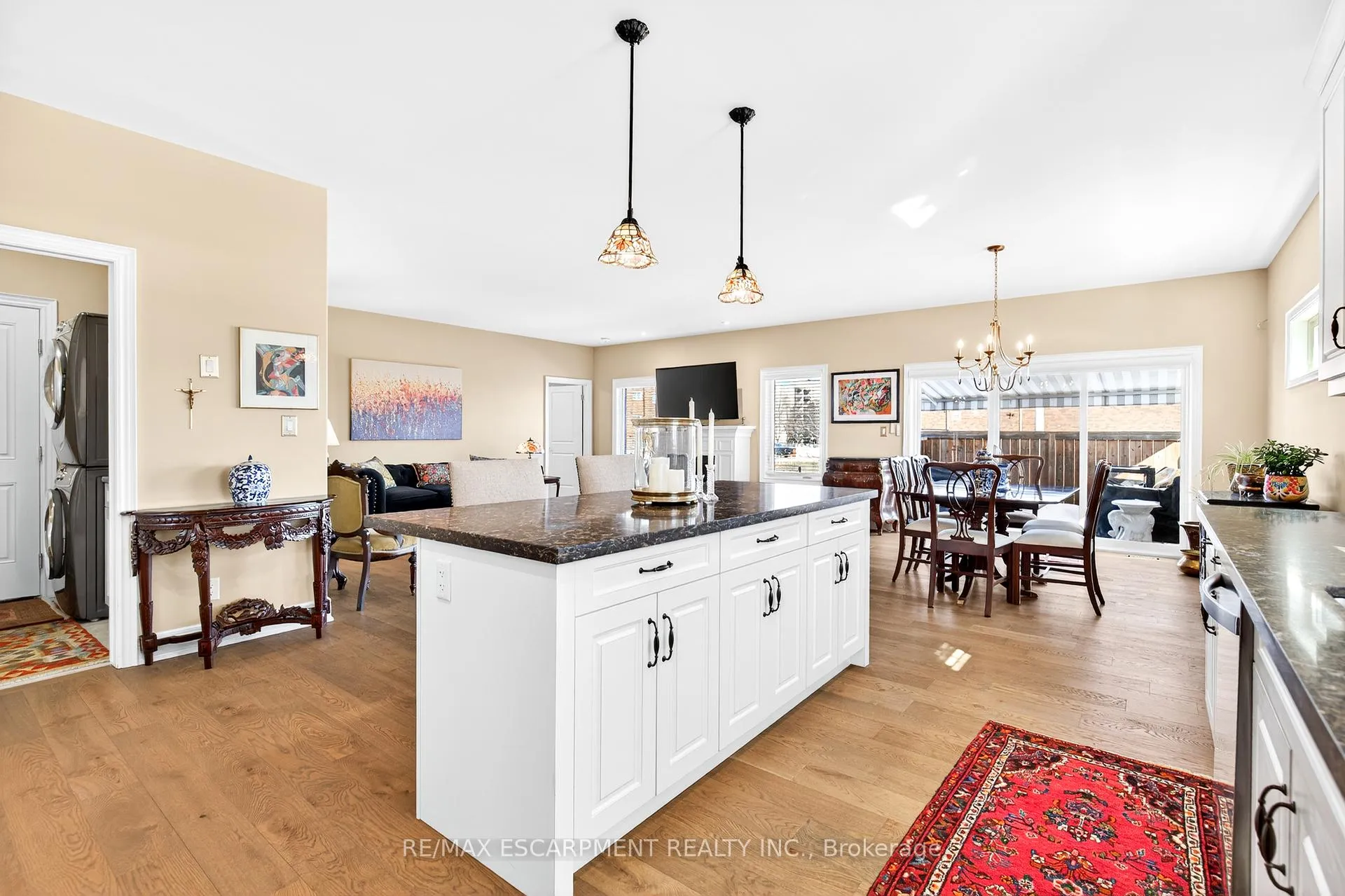 Photo 12 of Unit 4, 3757 St. Peter Avenue, Niagara Falls, Stamford — HOMEH