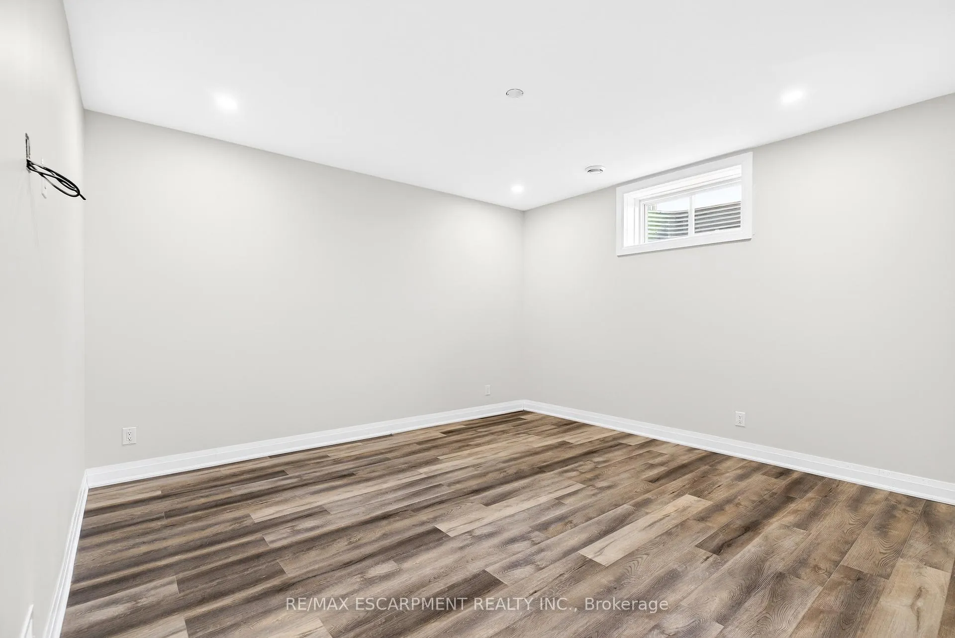 Photo 35 of Unit 4, 3757 St. Peter Avenue, Niagara Falls, Stamford — HOMEH
