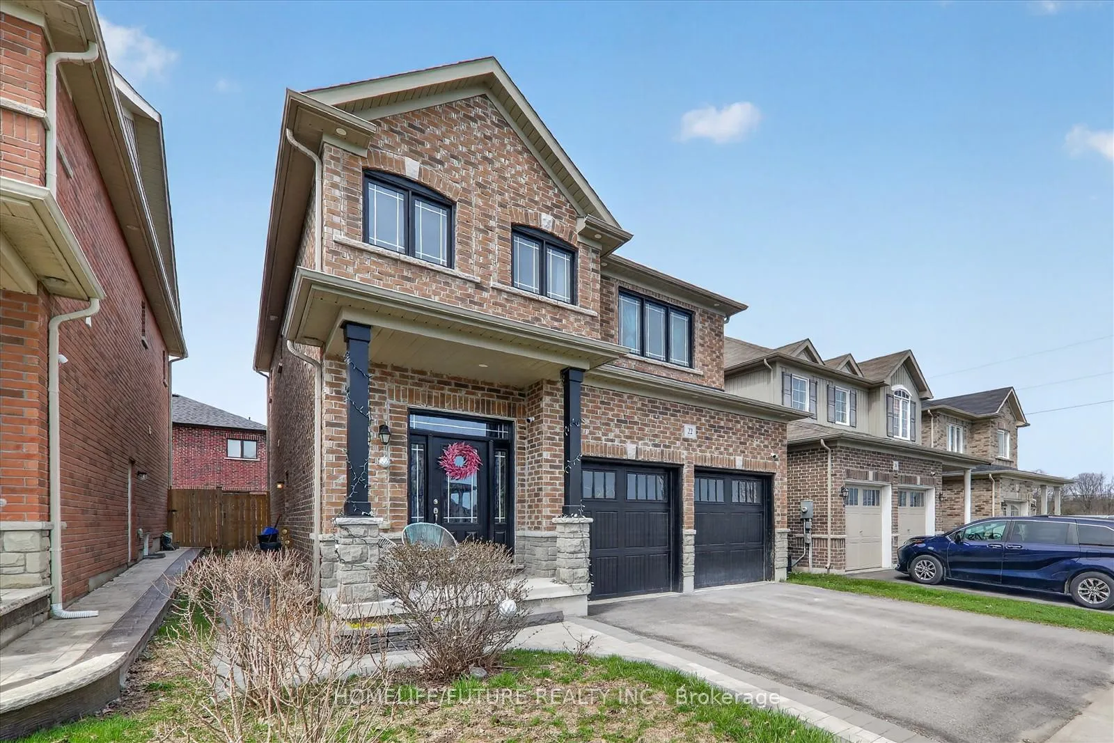 Photo 3 of Unit Main, 22 Moses Crescent, Clarington, Bowmanville — HOMEH