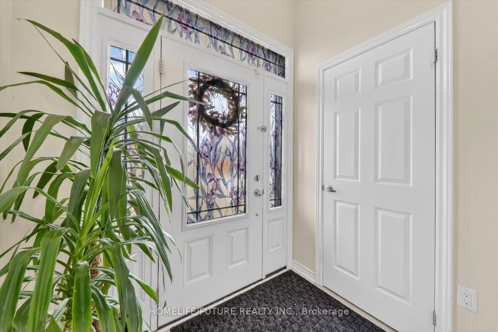 Photo 5 of Unit Main, 22 Moses Crescent, Clarington, Bowmanville — HOMEH