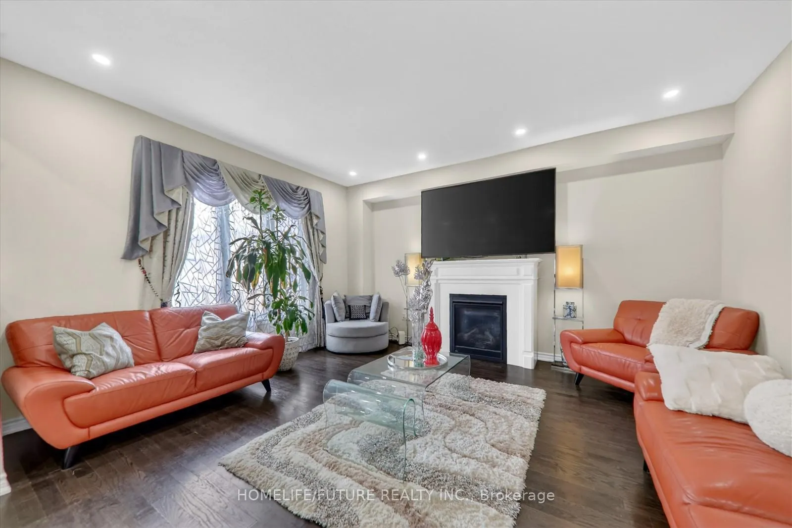 Photo 15 of Unit Main, 22 Moses Crescent, Clarington, Bowmanville — HOMEH