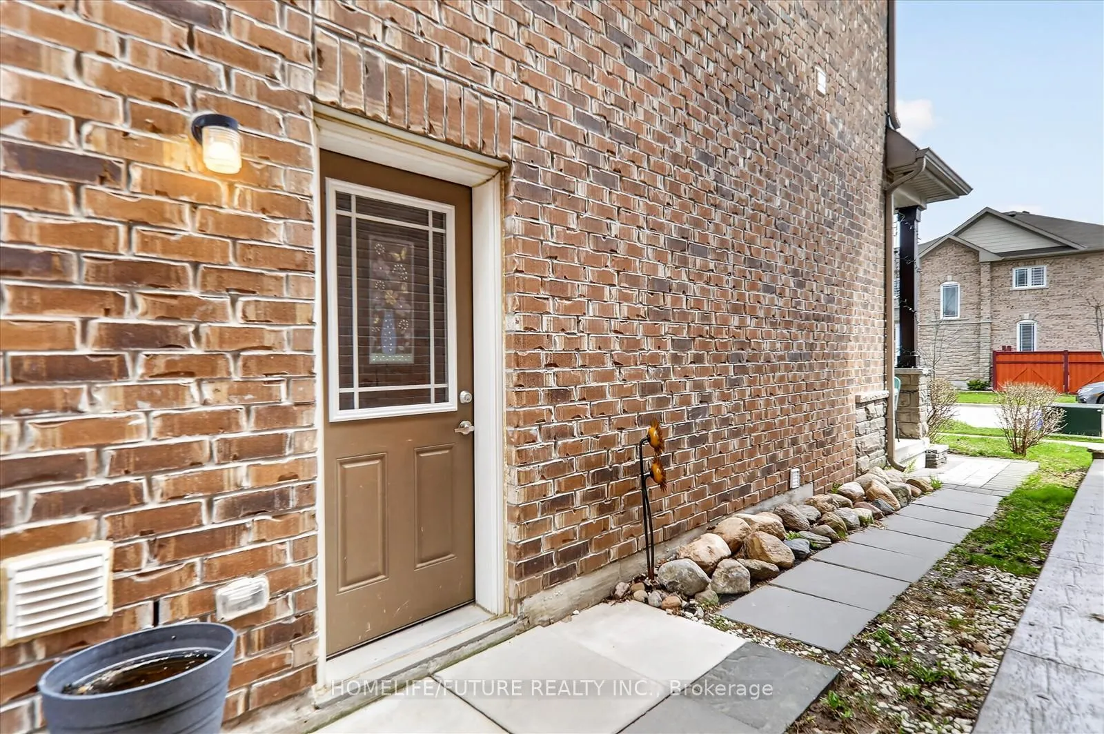 Photo 32 of Unit Main, 22 Moses Crescent, Clarington, Bowmanville — HOMEH