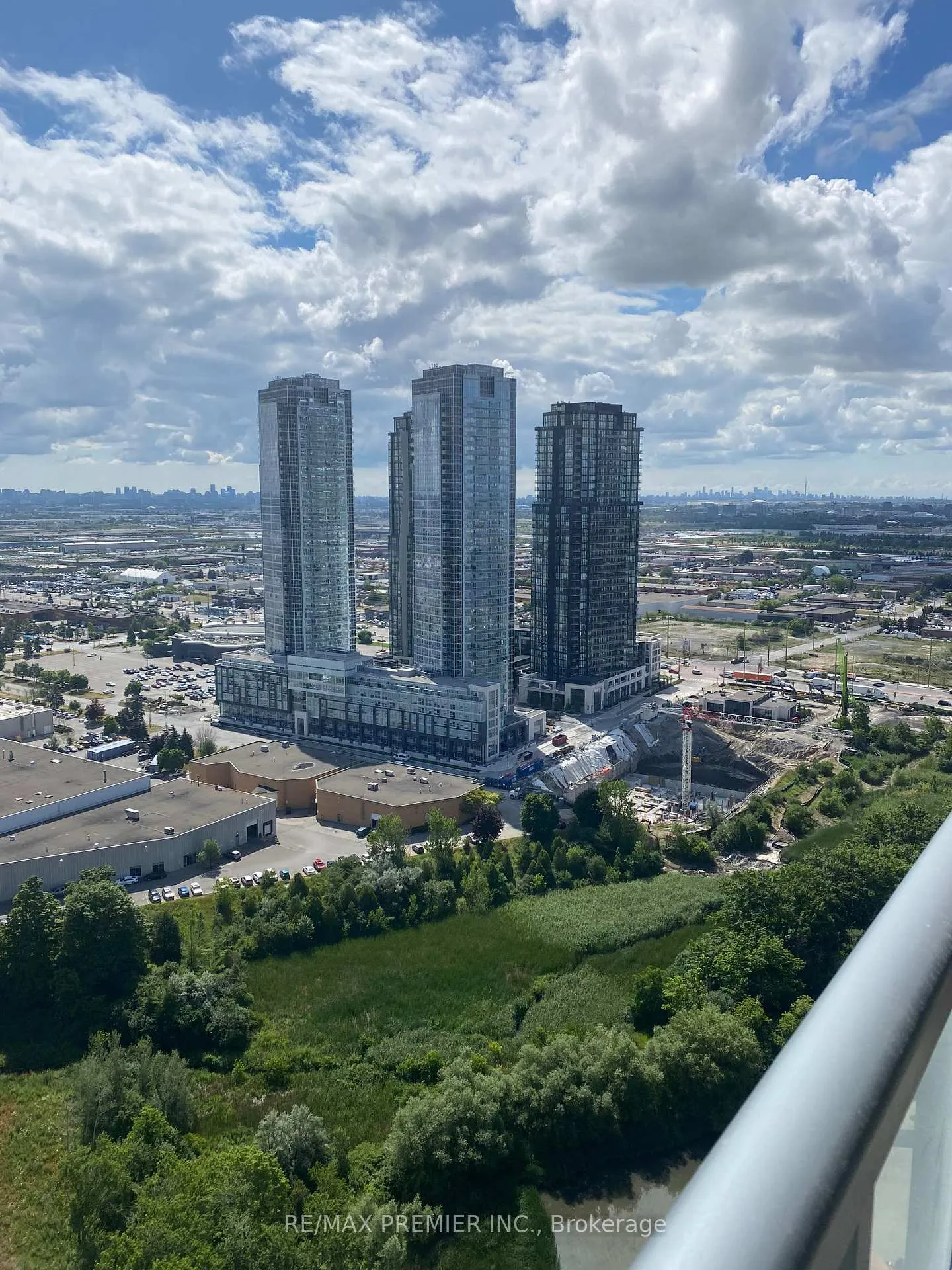 Photo 1 of Unit 3016, 7895 Jane Street, Vaughan, Concord — HOMEH