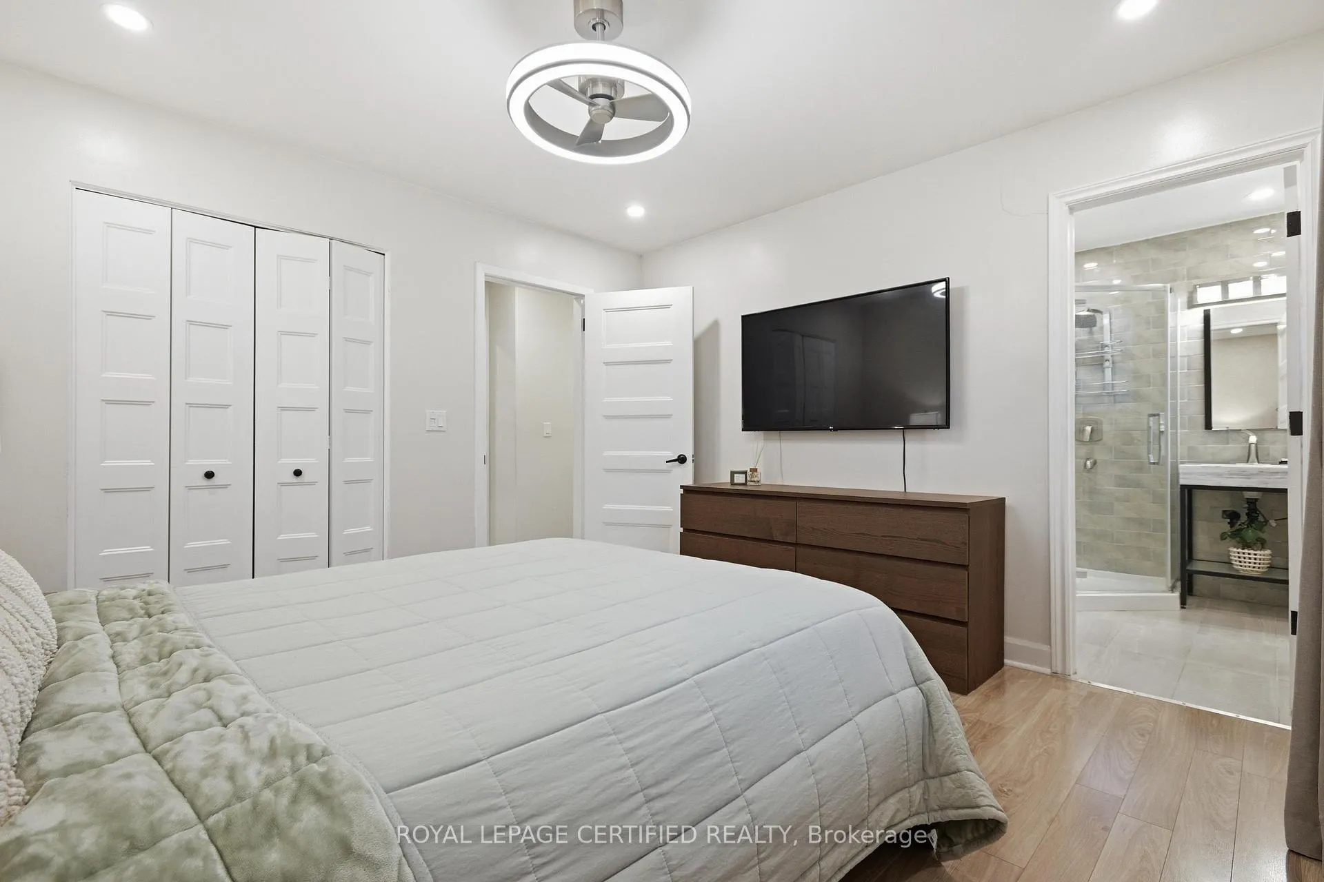 Photo 11 of 2435 Mckay Avenue, Windsor — HOMEH