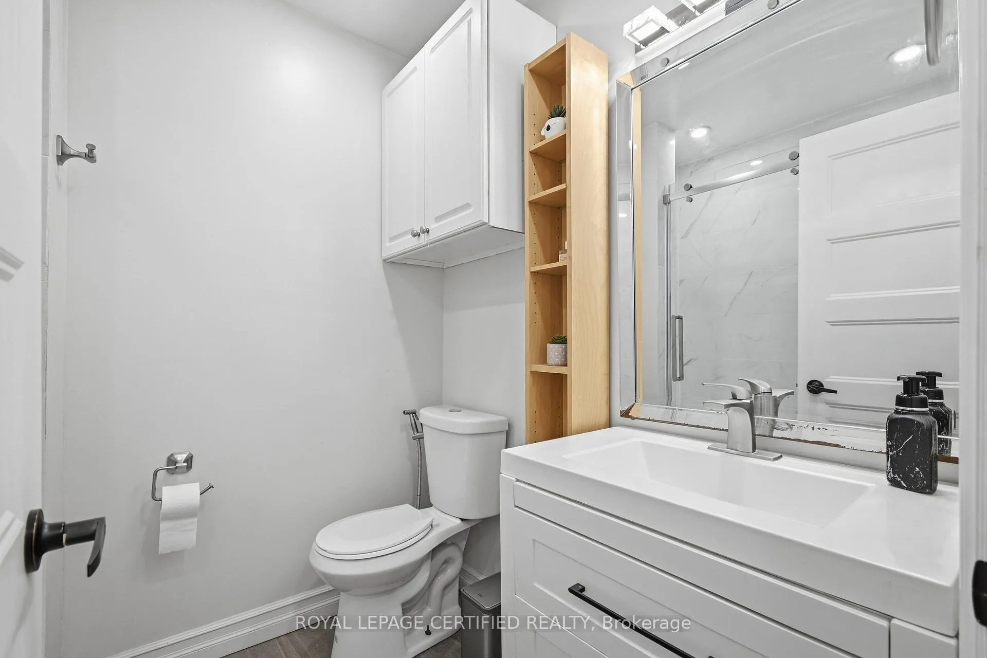 Photo 12 of 2435 Mckay Avenue, Windsor — HOMEH
