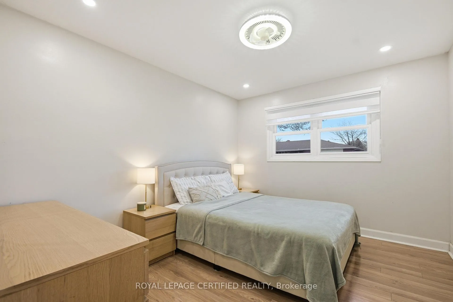 Photo 13 of 2435 Mckay Avenue, Windsor — HOMEH