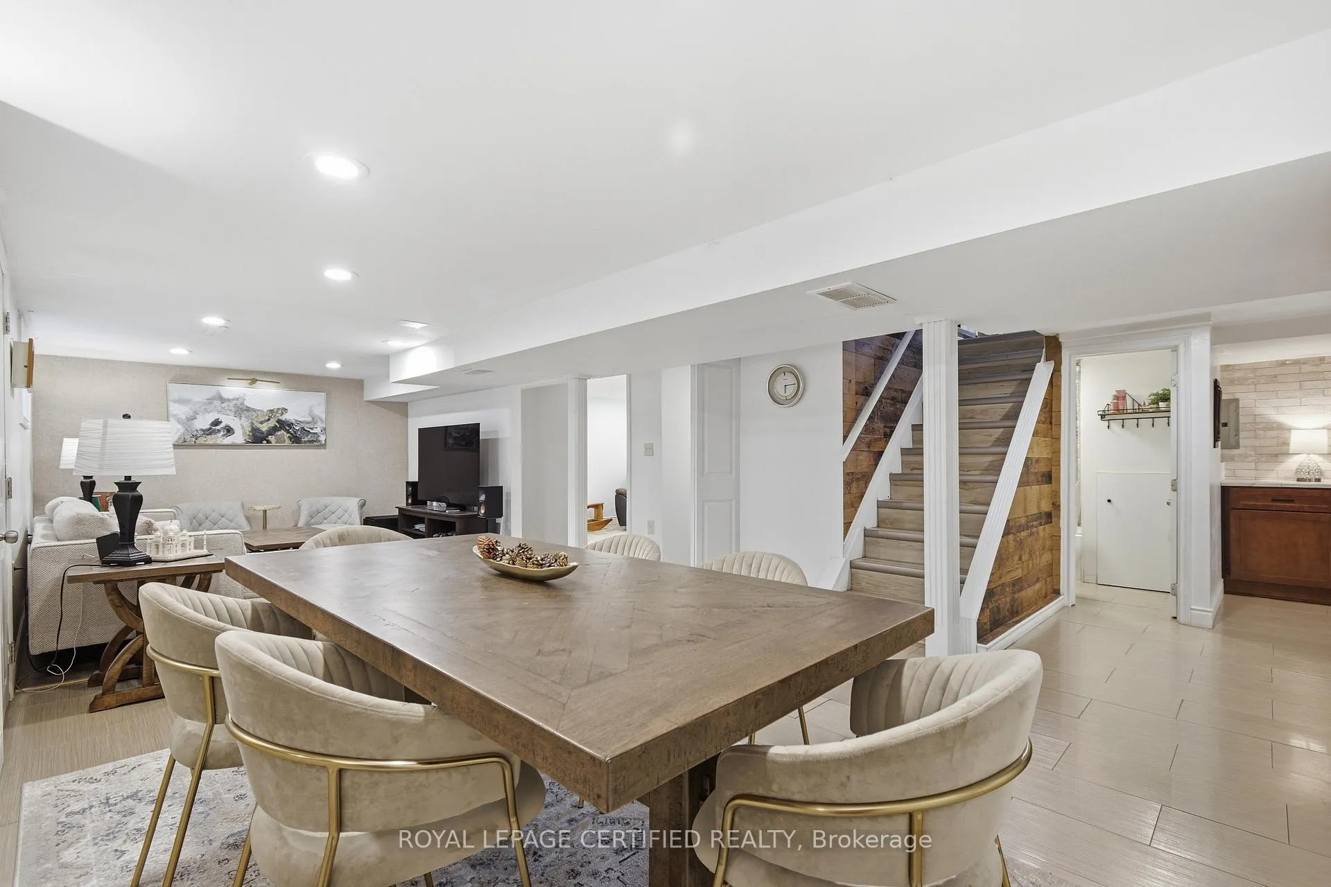 Photo 15 of 2435 Mckay Avenue, Windsor — HOMEH