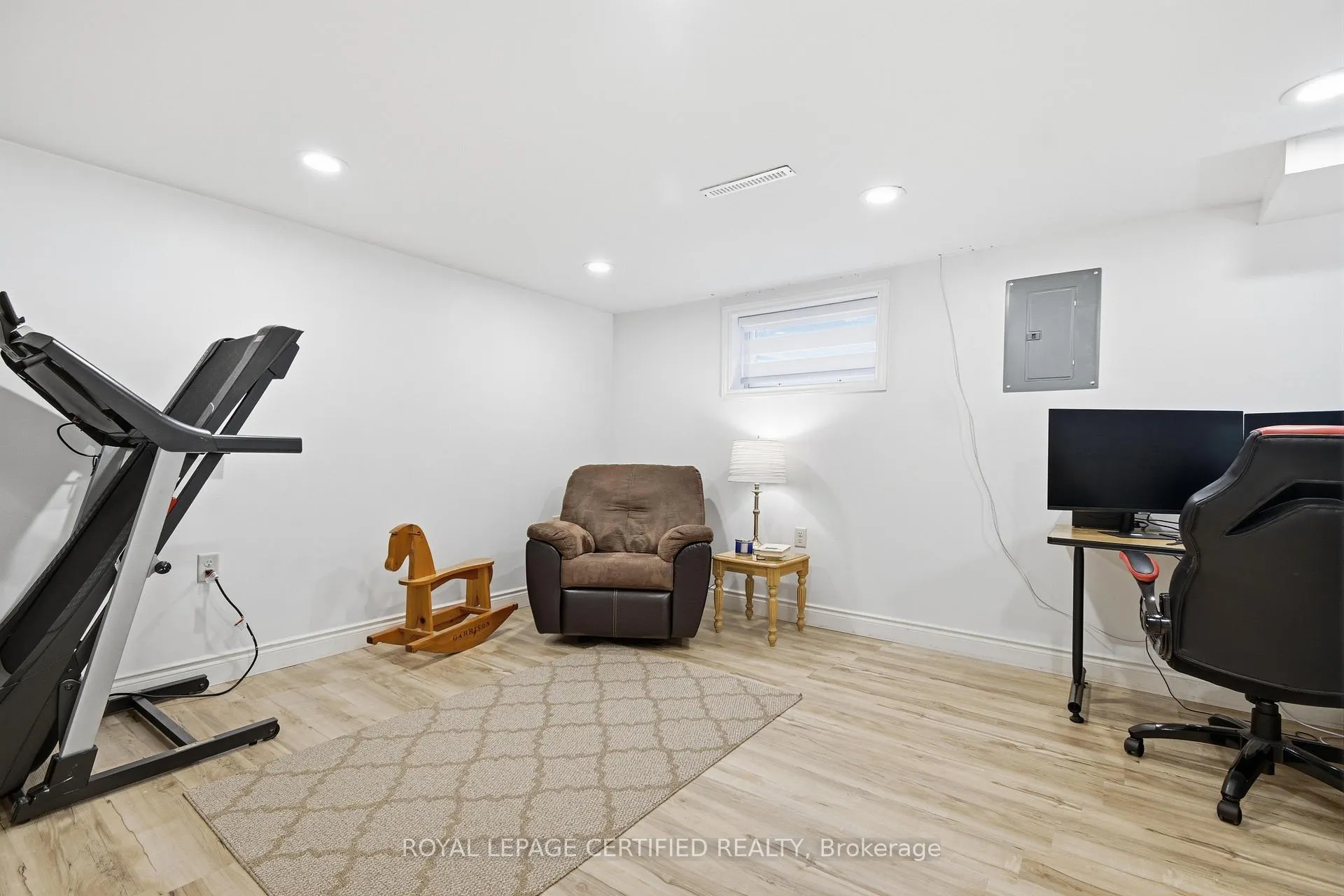 Photo 17 of 2435 Mckay Avenue, Windsor — HOMEH