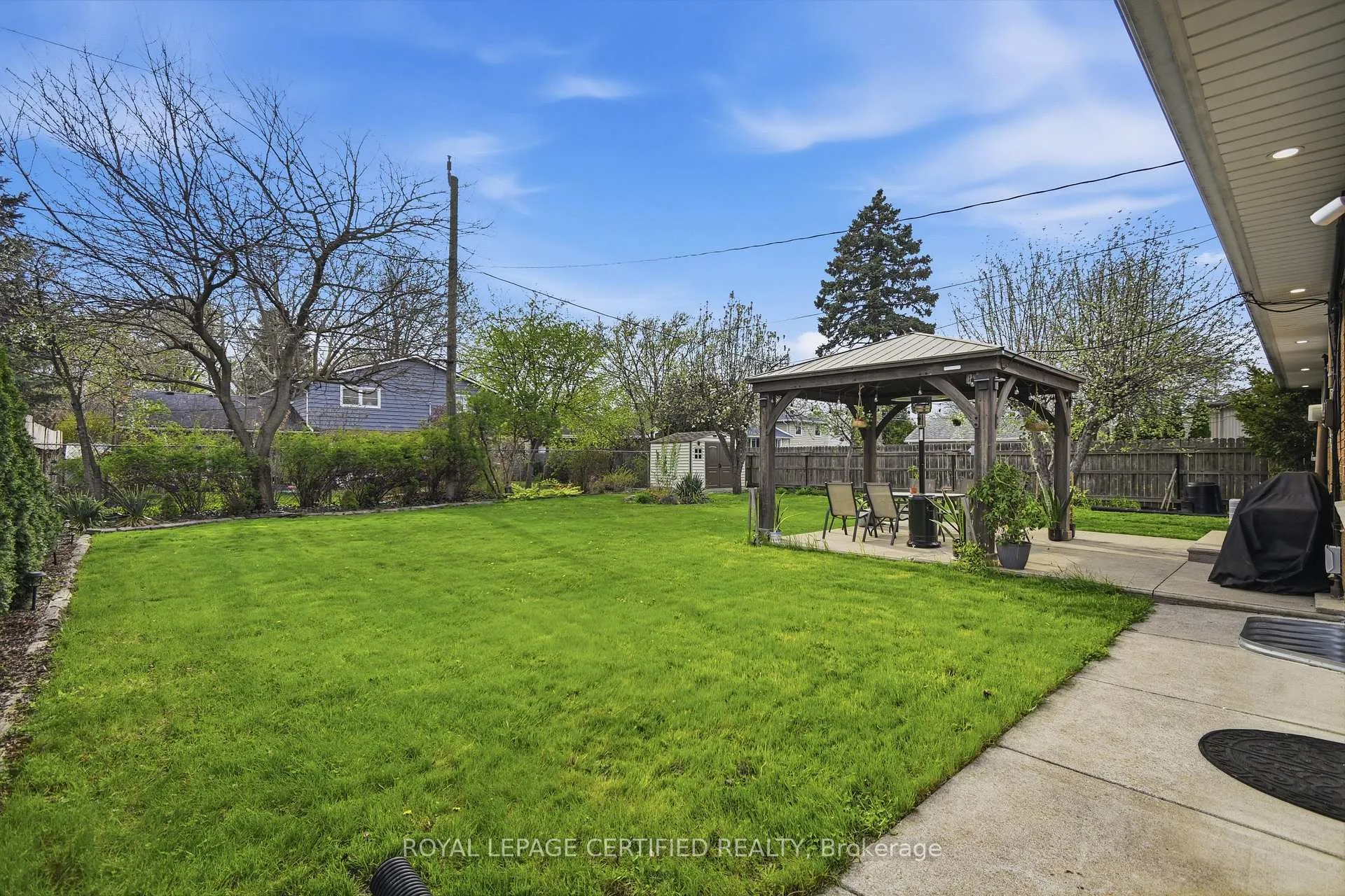 Photo 22 of 2435 Mckay Avenue, Windsor — HOMEH