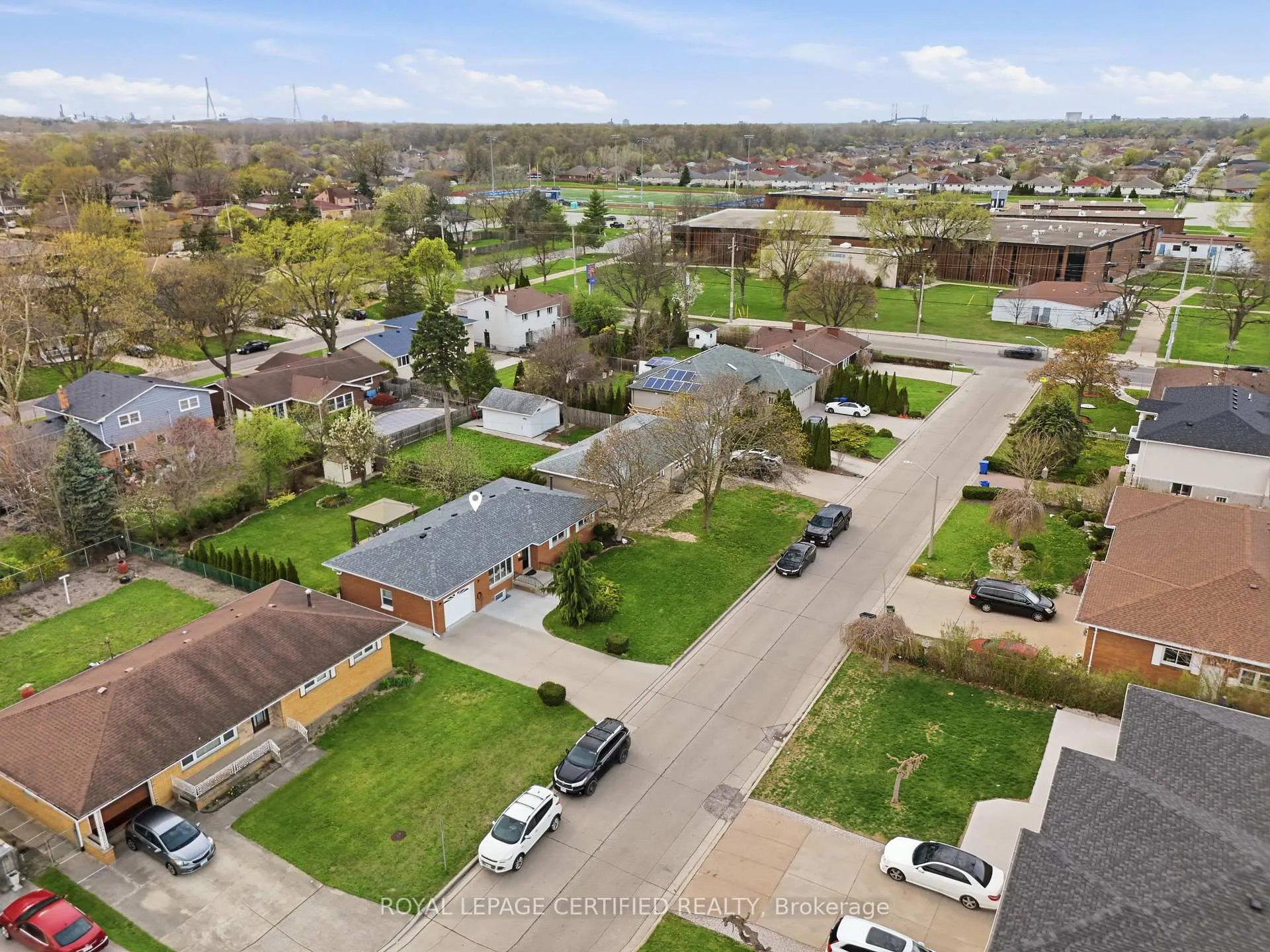Photo 28 of 2435 Mckay Avenue, Windsor — HOMEH