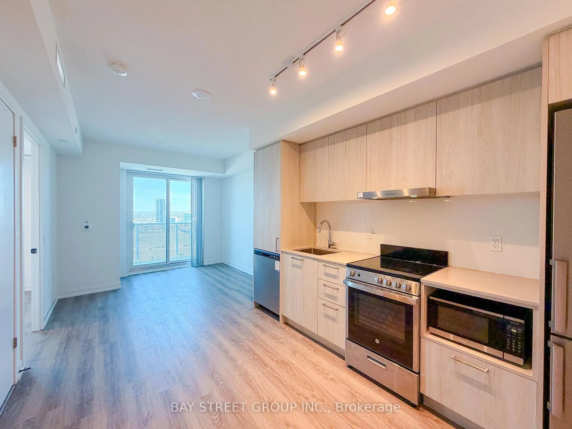 Photo 4 of Unit 1807, 195 Commerce Street, Vaughan, Vaughan Corporate Centre — HOMEH