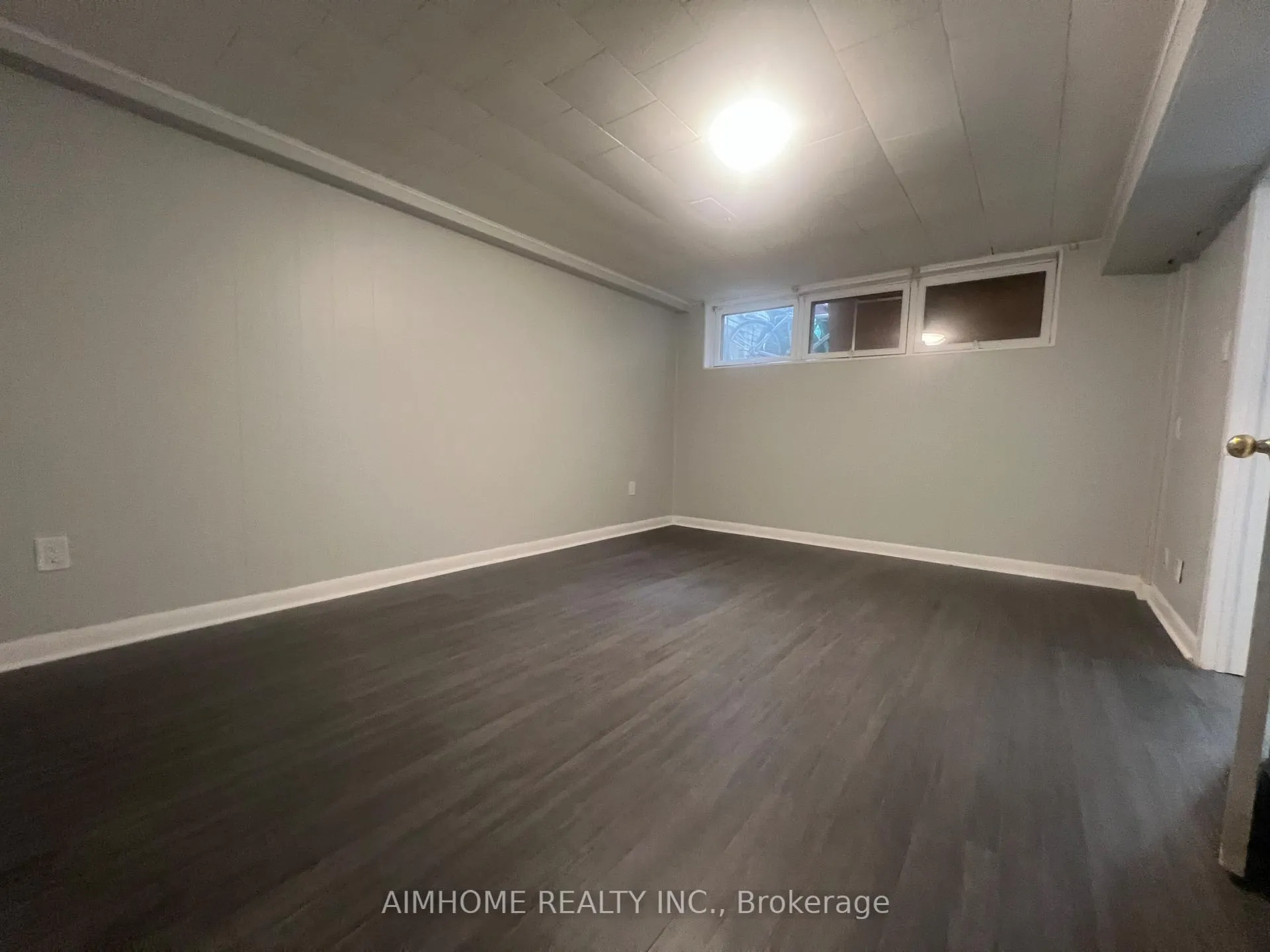 Photo 2 of 2099 Prospect Street, Burlington, Brant — HOMEH
