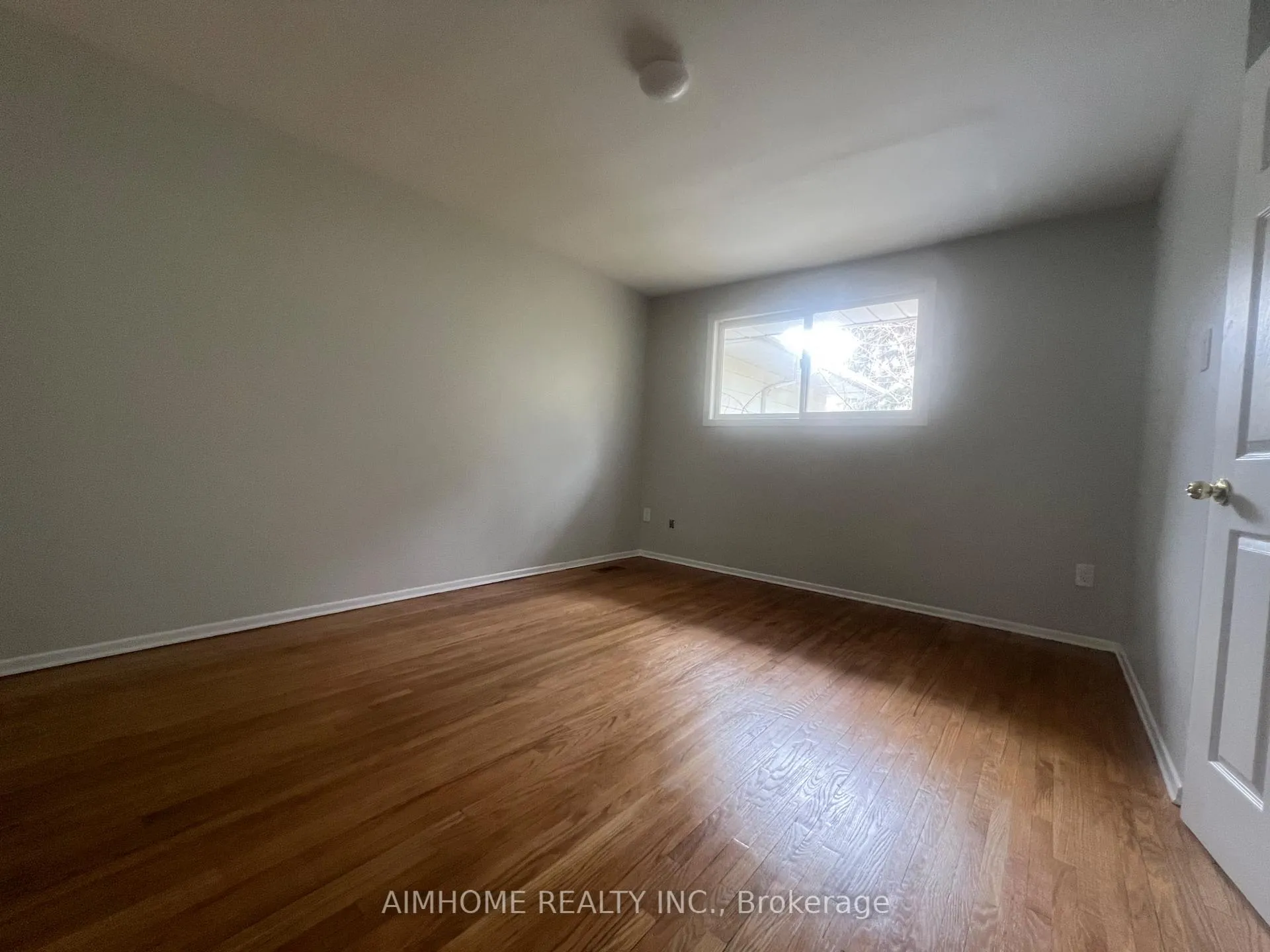 Photo 6 of 2099 Prospect Street, Burlington, Brant — HOMEH