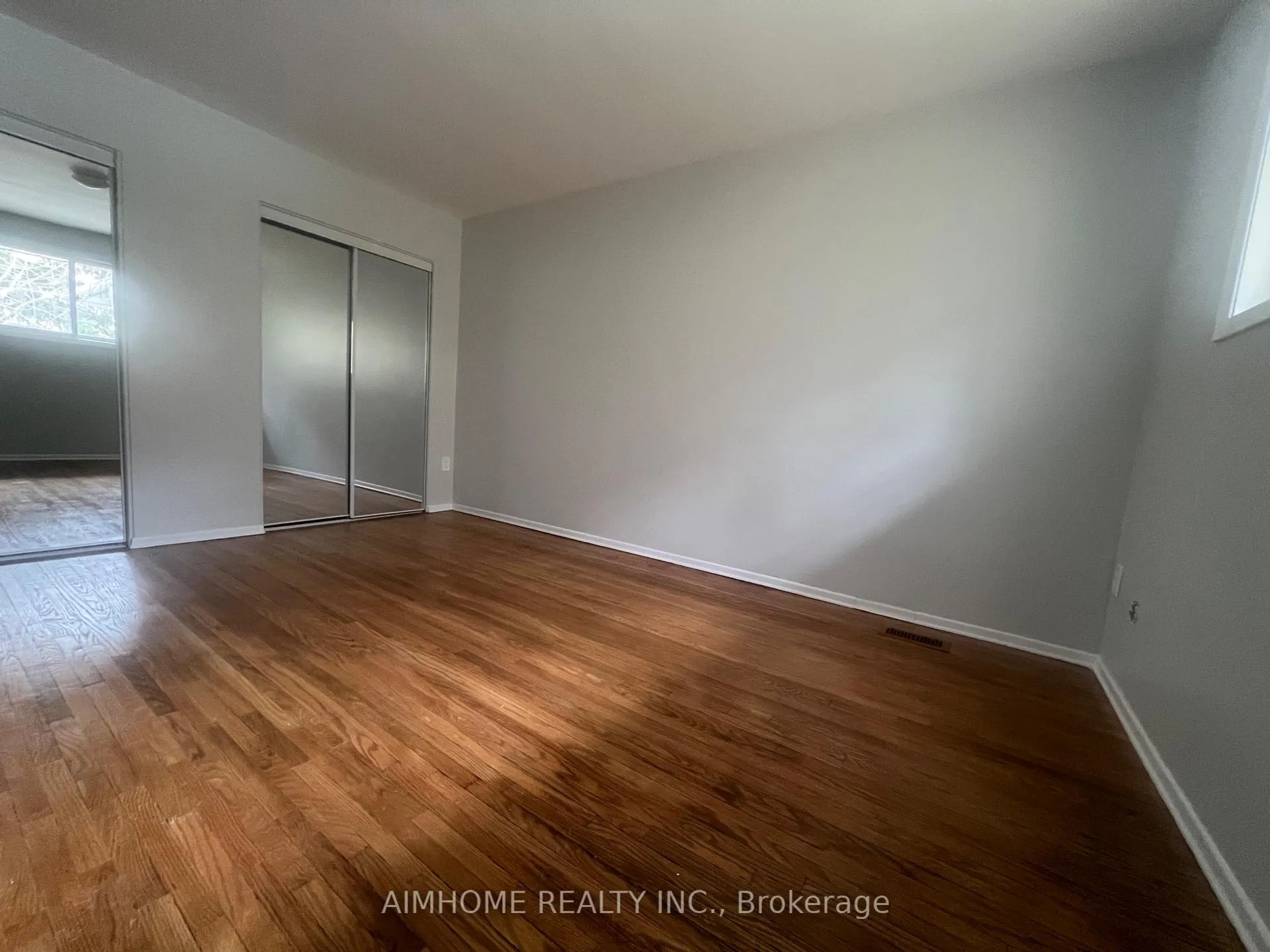 Photo 7 of 2099 Prospect Street, Burlington, Brant — HOMEH