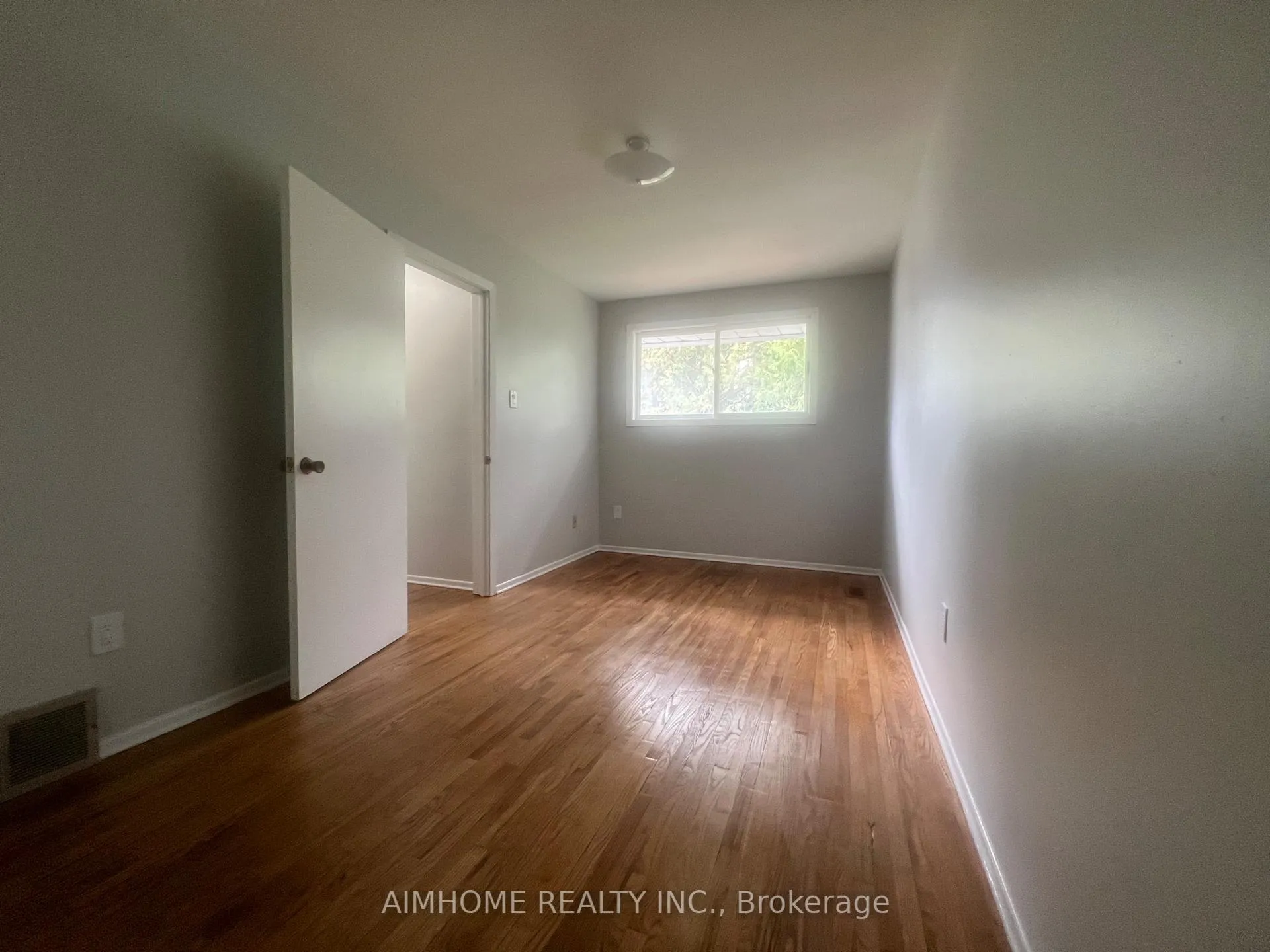 Photo 9 of 2099 Prospect Street, Burlington, Brant — HOMEH
