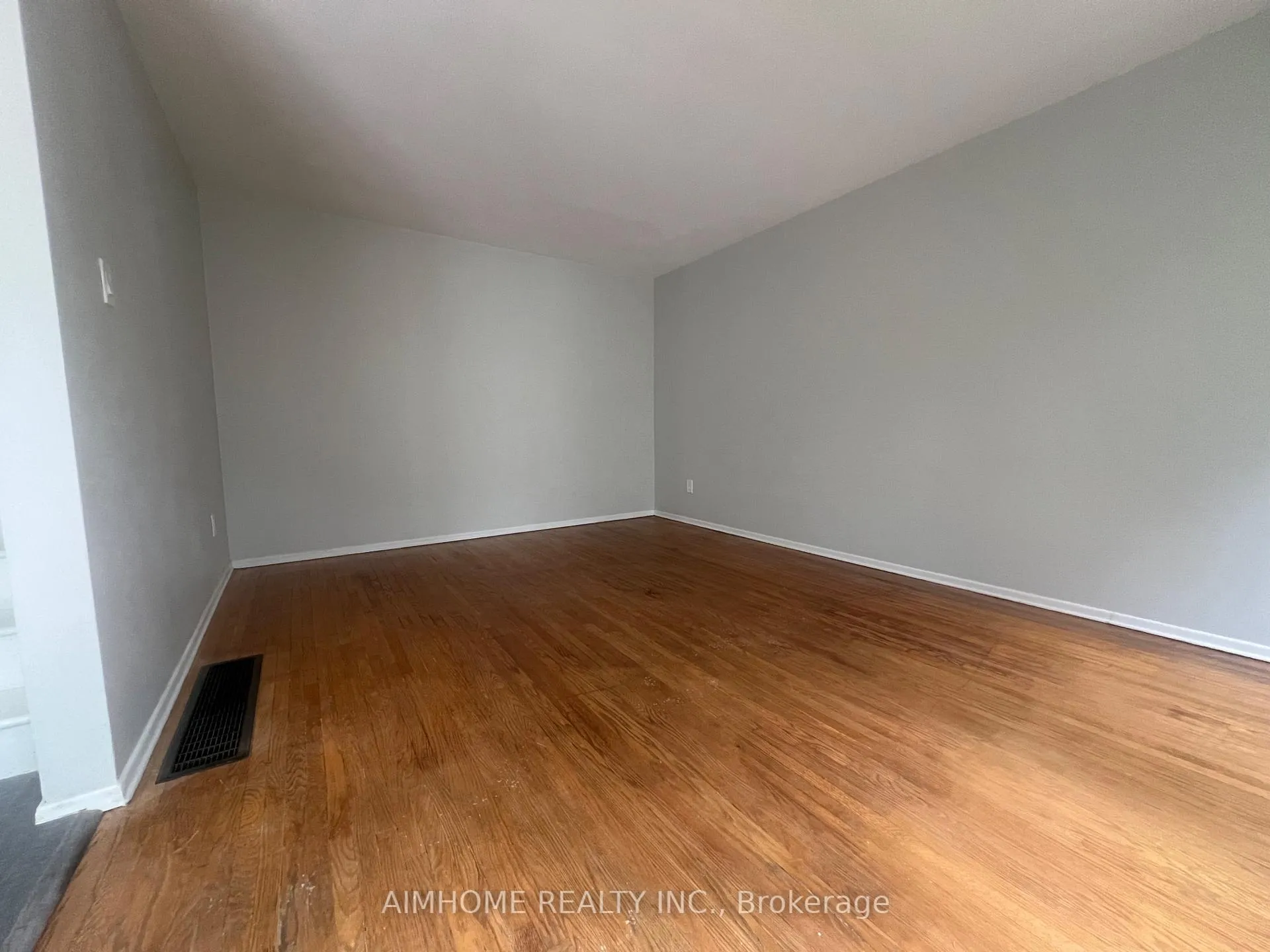Photo 12 of 2099 Prospect Street, Burlington, Brant — HOMEH