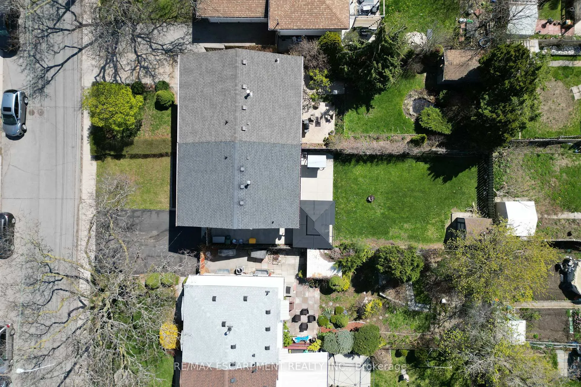 Photo 3 of 102 Berkindale Drive, Hamilton, Riverdale — HOMEH