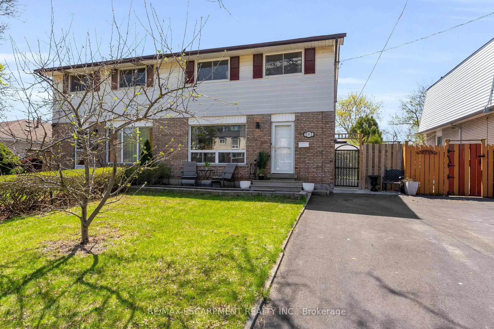 Photo 4 of 102 Berkindale Drive, Hamilton, Riverdale — HOMEH