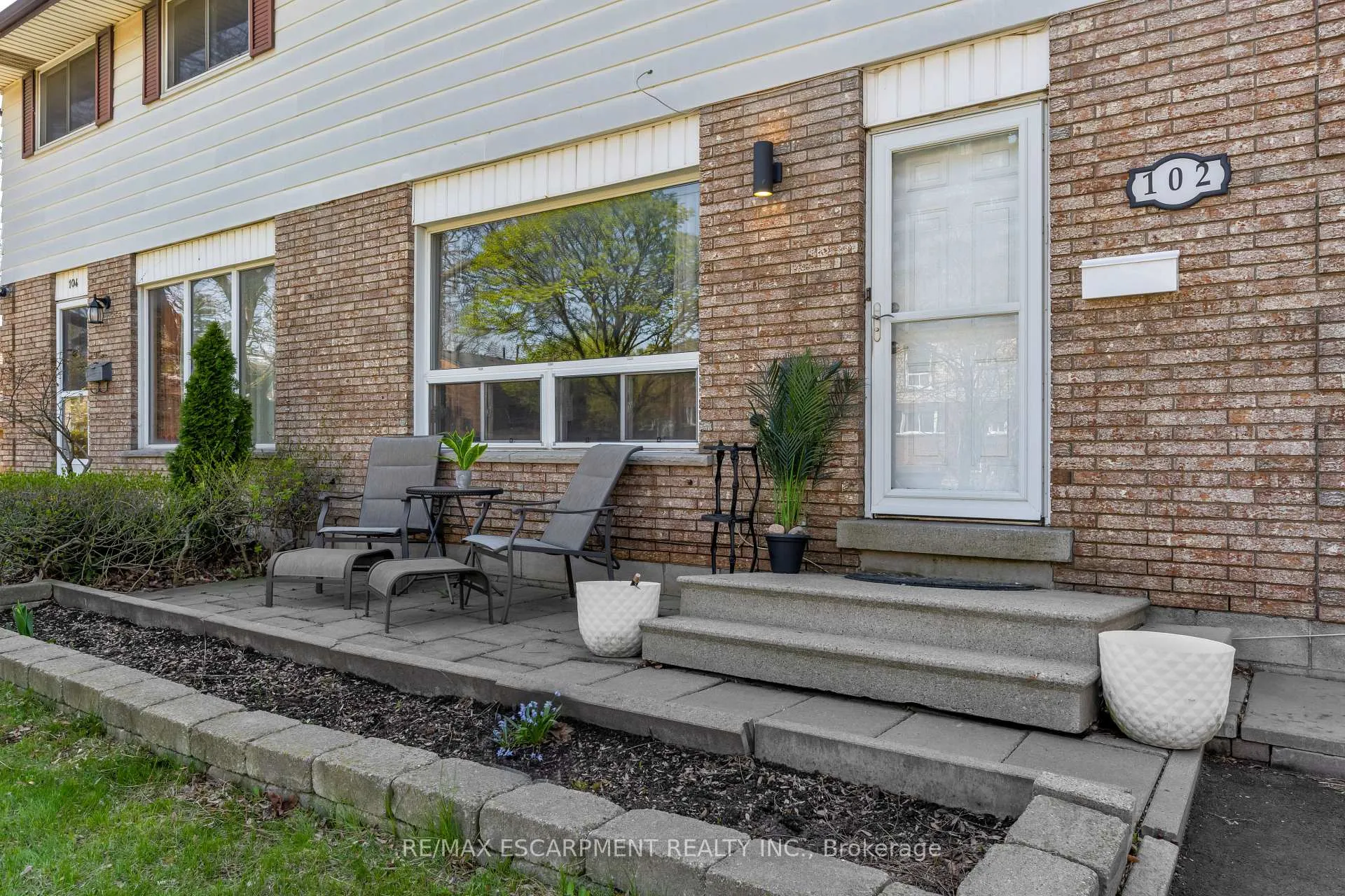 Photo 5 of 102 Berkindale Drive, Hamilton, Riverdale — HOMEH