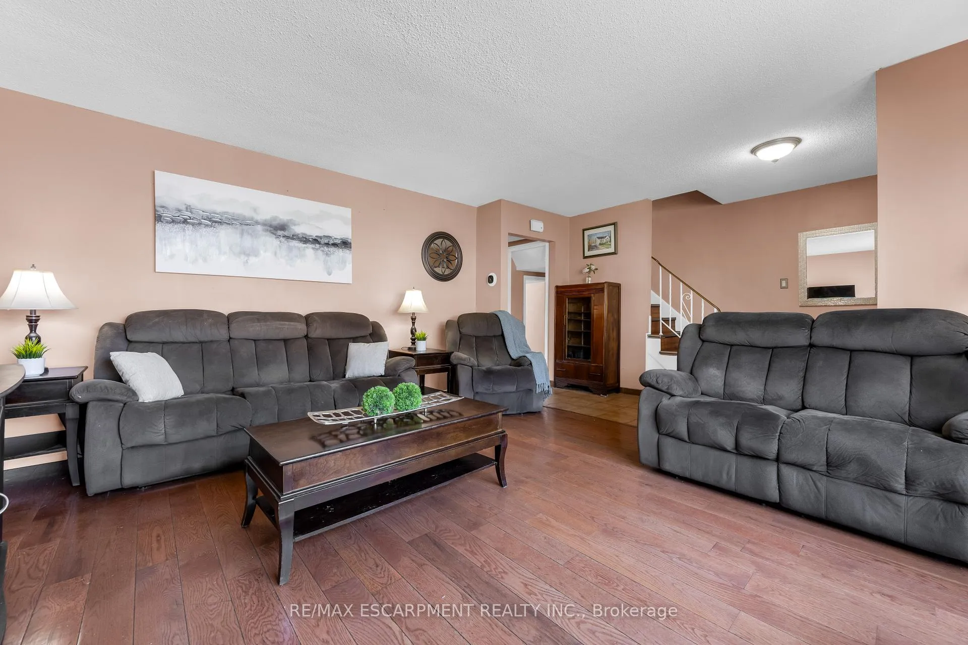 Photo 8 of 102 Berkindale Drive, Hamilton, Riverdale — HOMEH