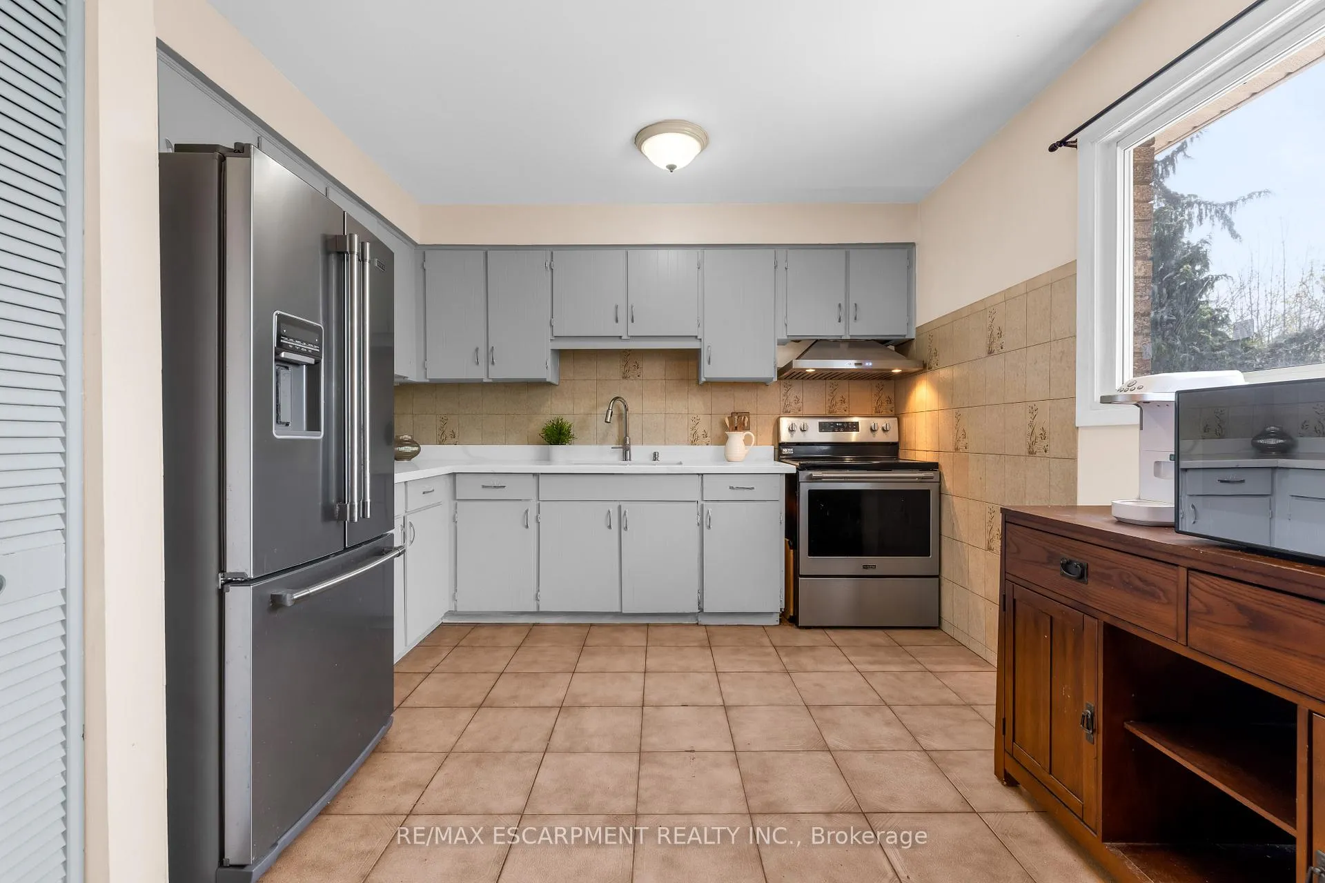 Photo 11 of 102 Berkindale Drive, Hamilton, Riverdale — HOMEH