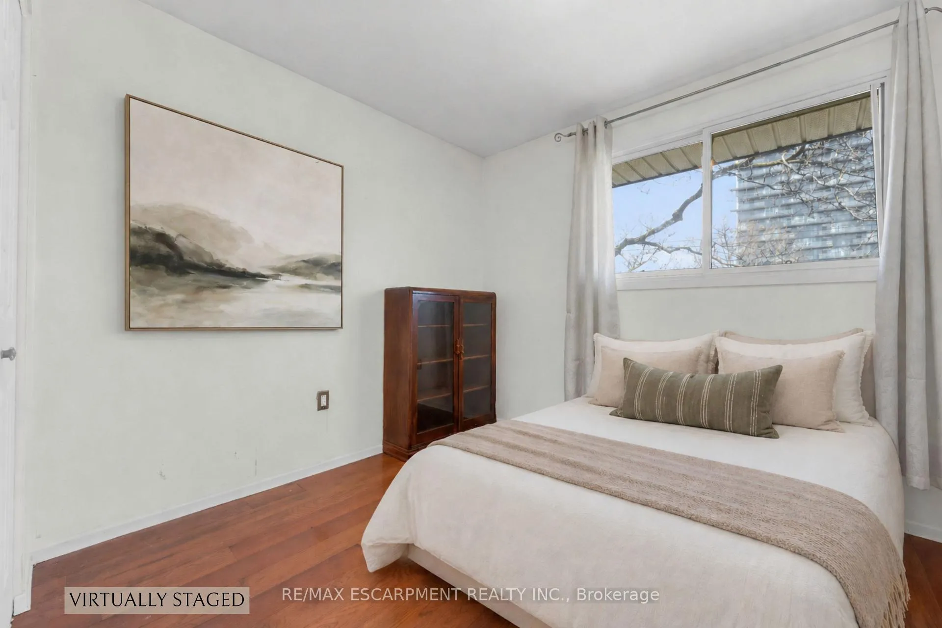 Photo 21 of 102 Berkindale Drive, Hamilton, Riverdale — HOMEH