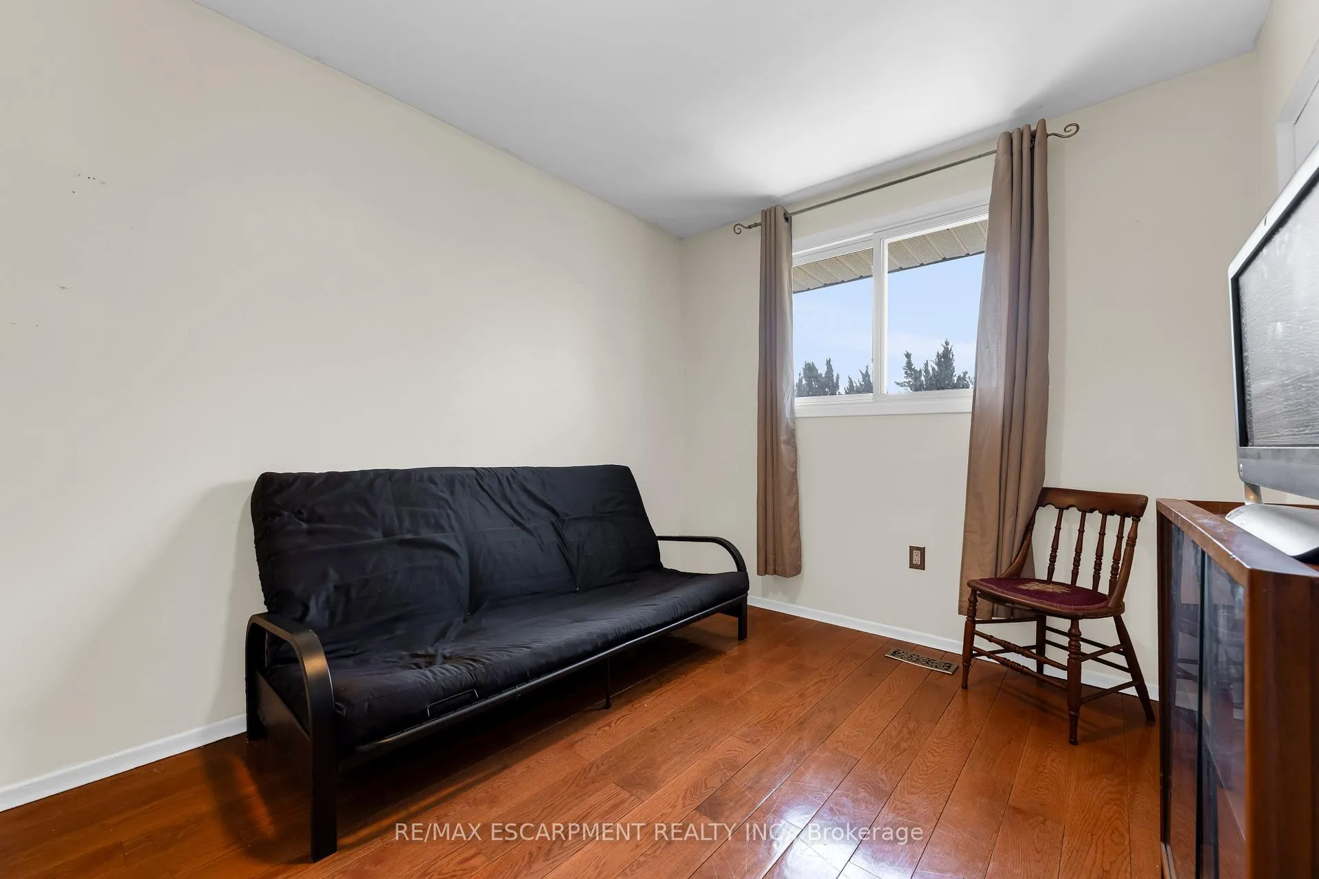 Photo 23 of 102 Berkindale Drive, Hamilton, Riverdale — HOMEH