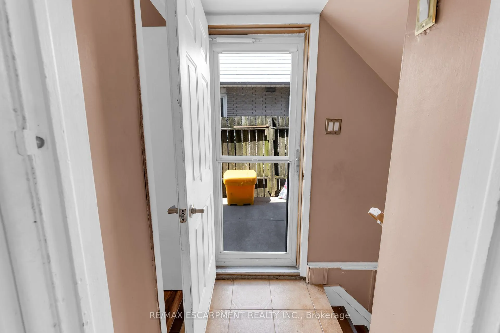 Photo 31 of 102 Berkindale Drive, Hamilton, Riverdale — HOMEH