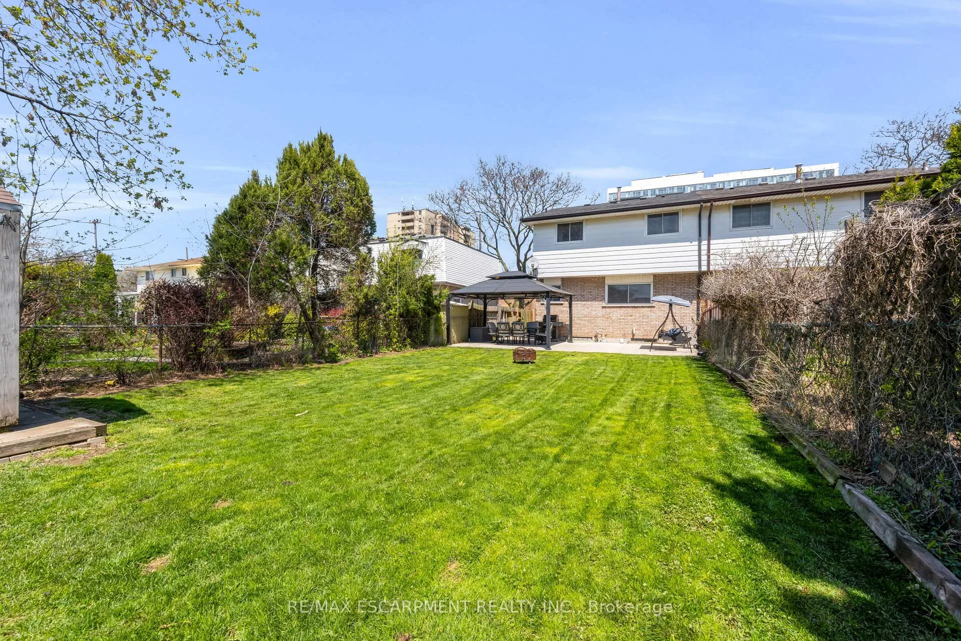 Photo 37 of 102 Berkindale Drive, Hamilton, Riverdale — HOMEH