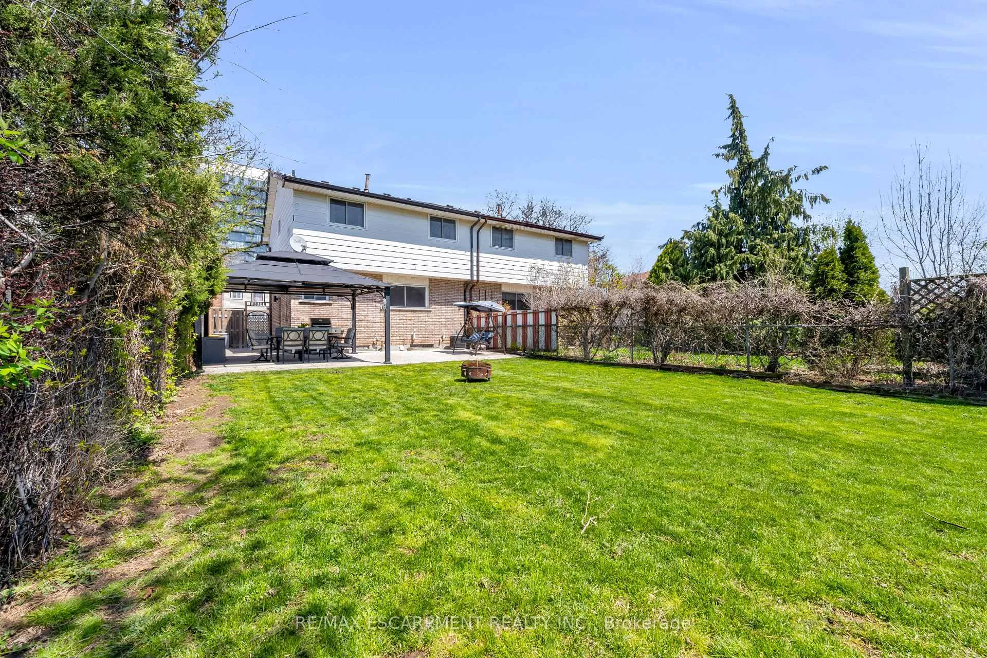 Photo 38 of 102 Berkindale Drive, Hamilton, Riverdale — HOMEH
