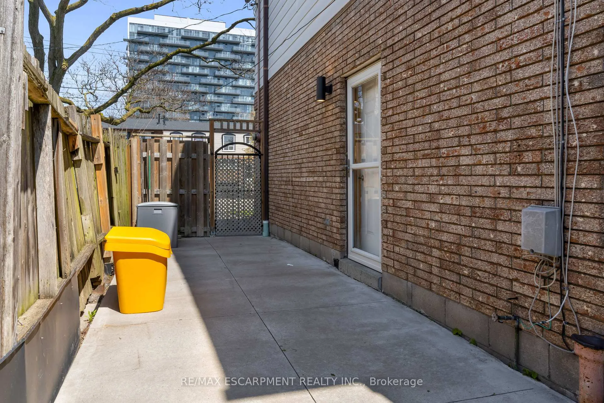 Photo 40 of 102 Berkindale Drive, Hamilton, Riverdale — HOMEH