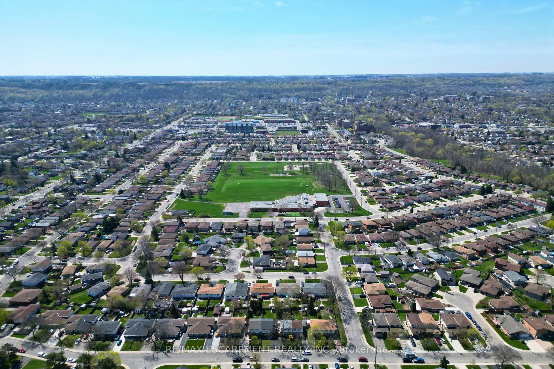 Photo 44 of 102 Berkindale Drive, Hamilton, Riverdale — HOMEH