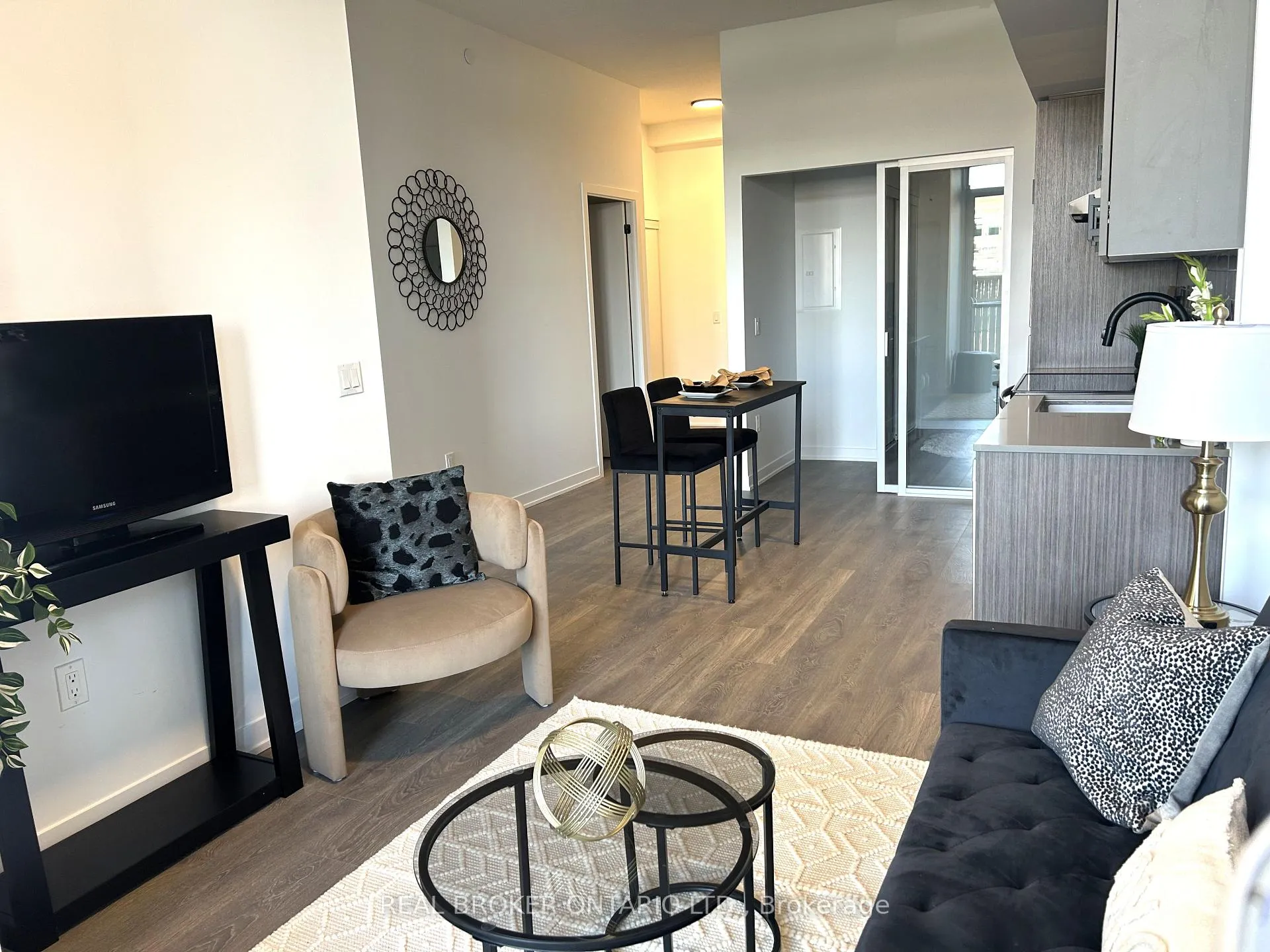 Photo 3 of Unit 118, 4878 Powers Common, Burlington, Alton — HOMEH