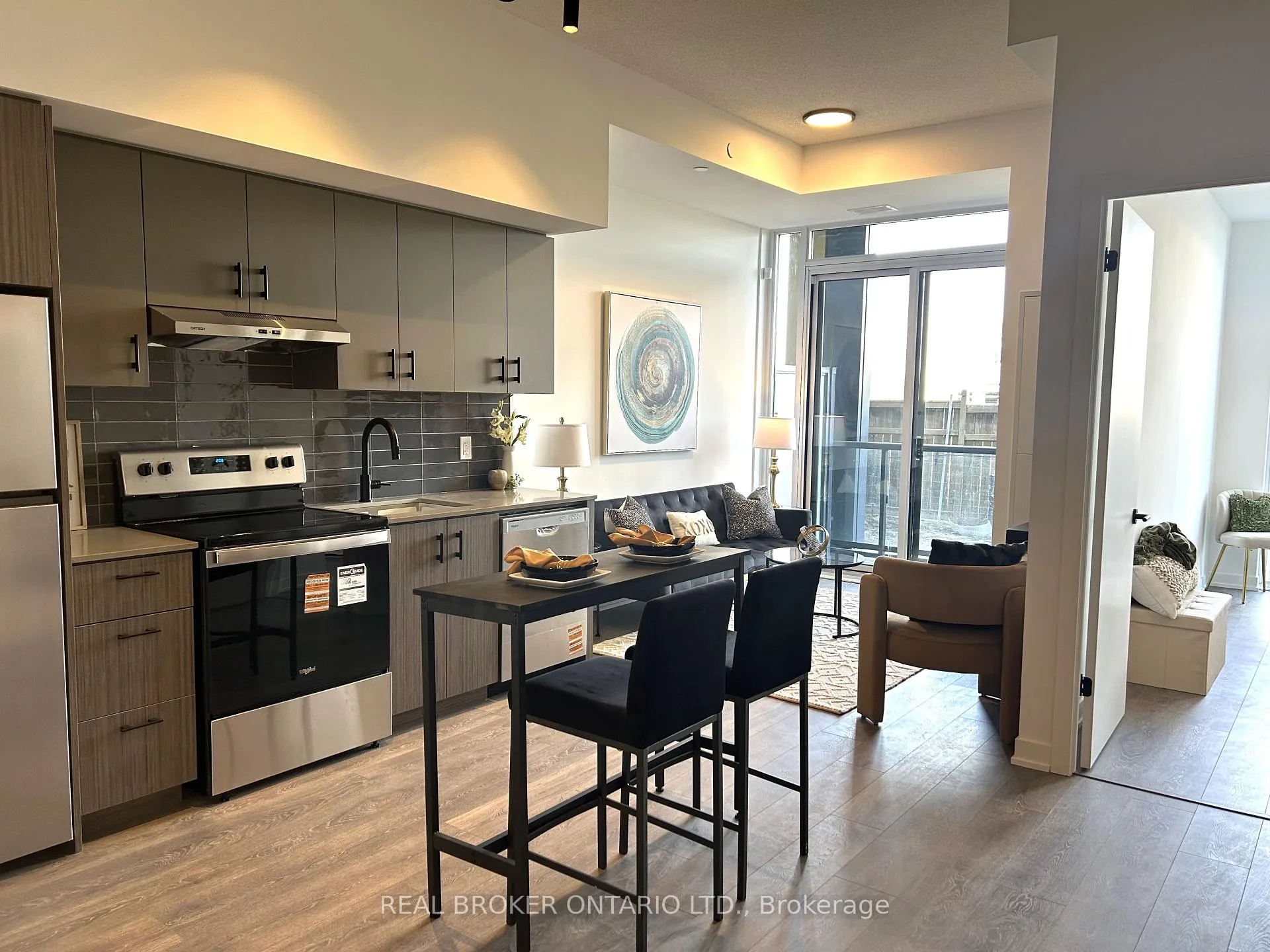 Photo 4 of Unit 118, 4878 Powers Common, Burlington, Alton — HOMEH