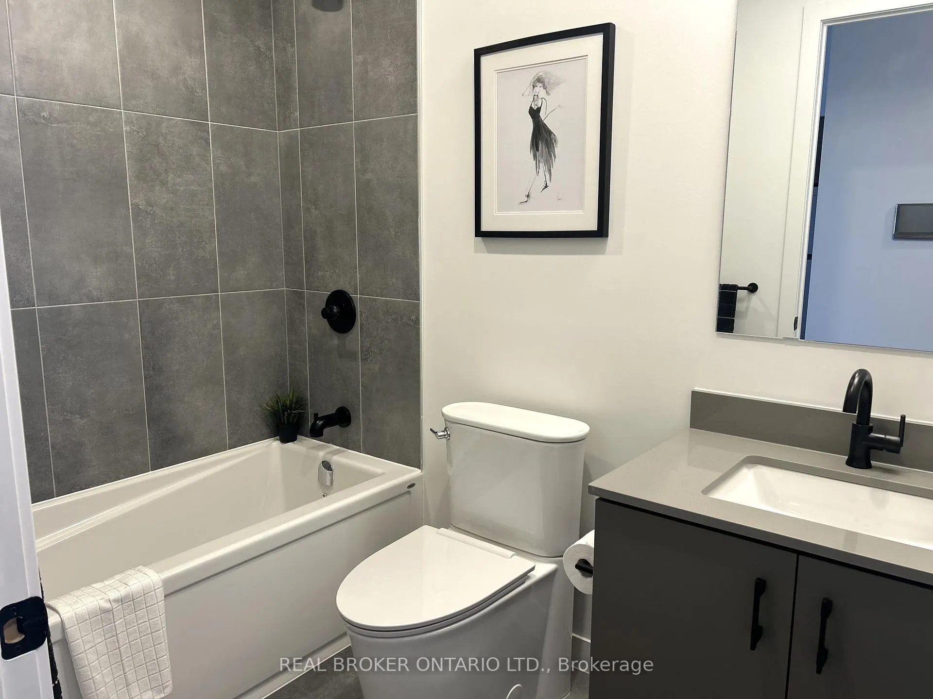 Photo 11 of Unit 118, 4878 Powers Common, Burlington, Alton — HOMEH