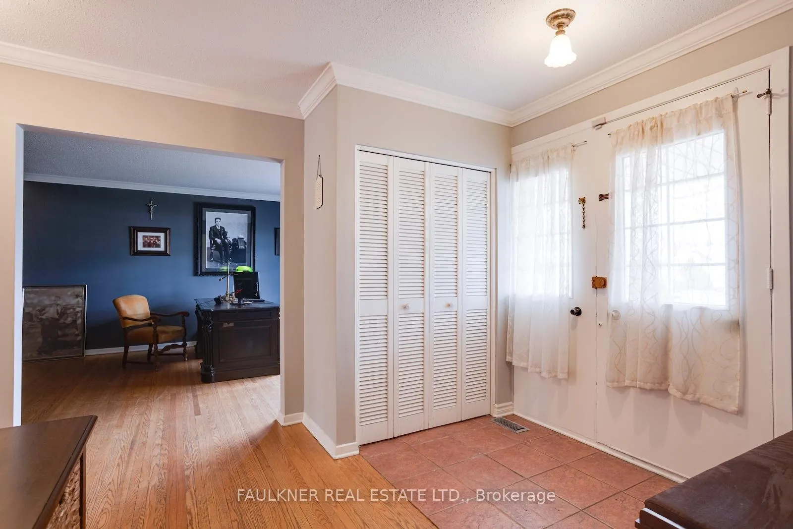 Photo 2 of 1750 Dorset Drive, Ottawa, Playfair Park — HOMEH