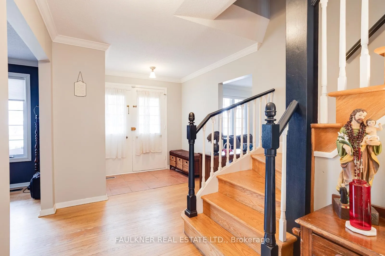 Photo 3 of 1750 Dorset Drive, Ottawa, Playfair Park — HOMEH