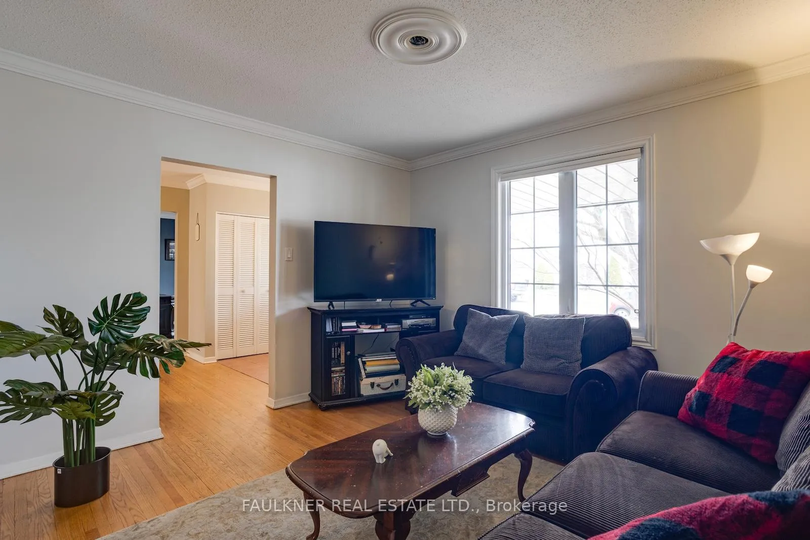 Photo 5 of 1750 Dorset Drive, Ottawa, Playfair Park — HOMEH