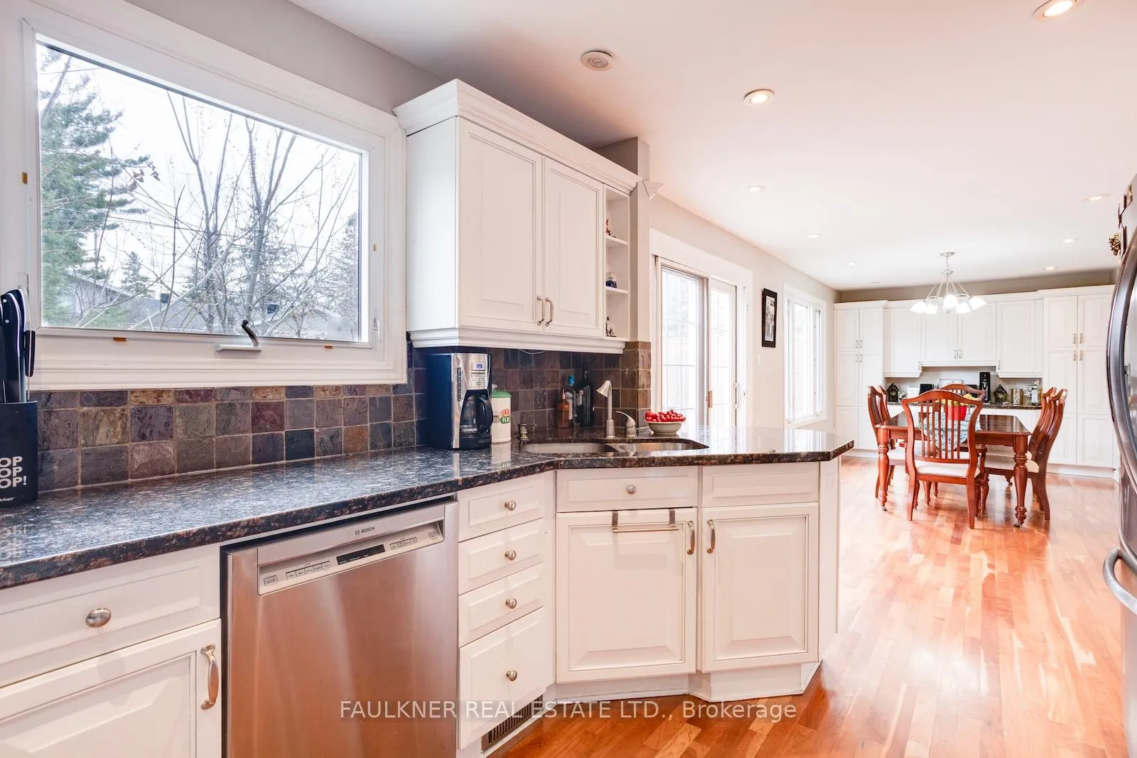 Photo 15 of 1750 Dorset Drive, Ottawa, Playfair Park — HOMEH